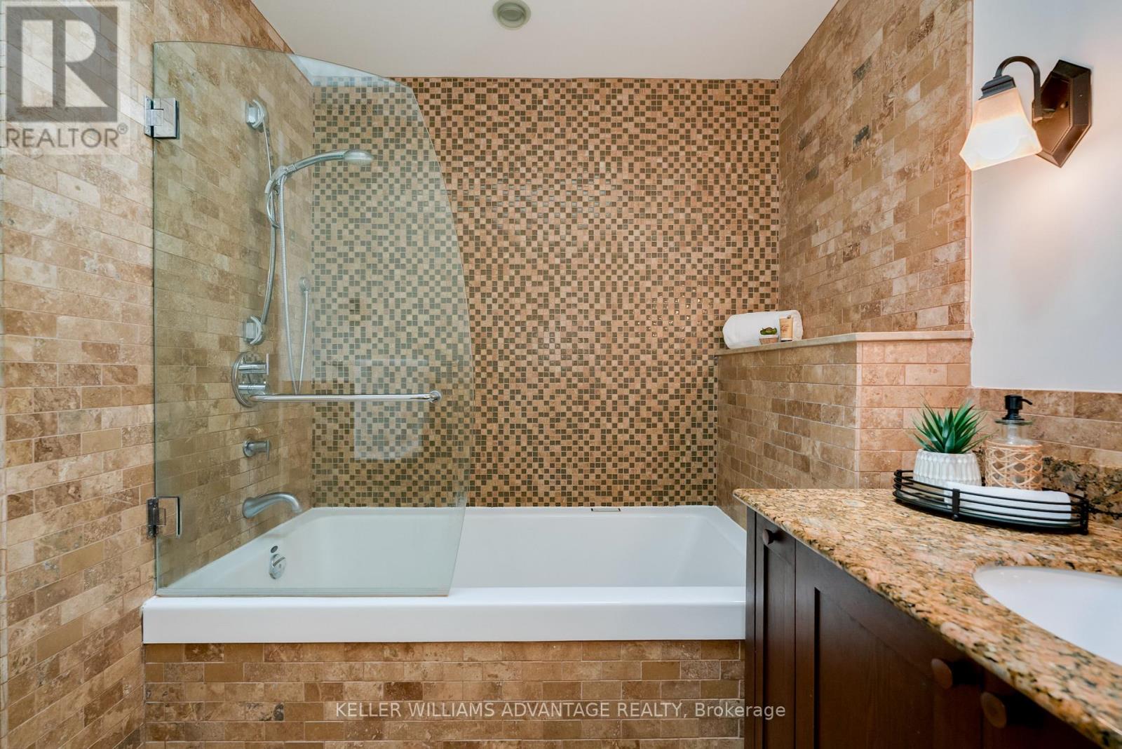 182 Sammon Avenue, Toronto, Ontario  M4J 1Z2 - Photo 29 - E12157932