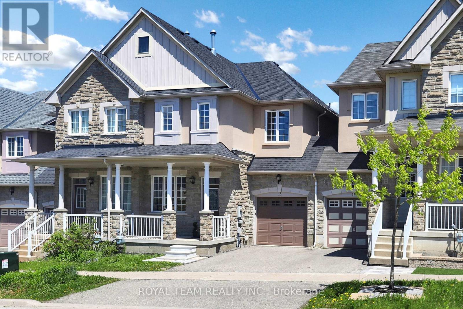 15 Bond Lake Park Street, Richmond Hill, Ontario  L4E 5C3 - Photo 2 - N12157905