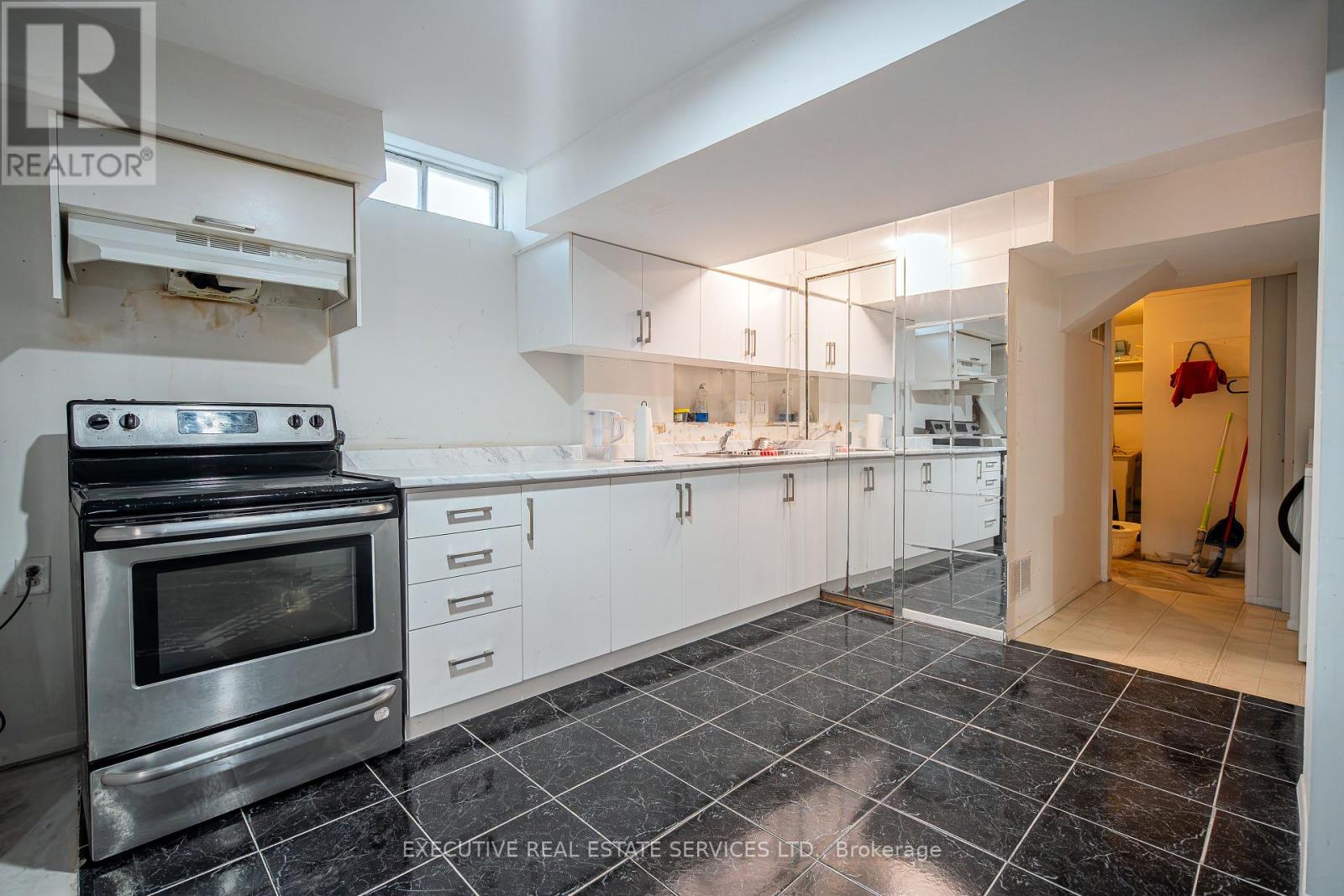 13 Stillwater Crescent, Brampton, Ontario  L6X 3K6 - Photo 32 - W12157874