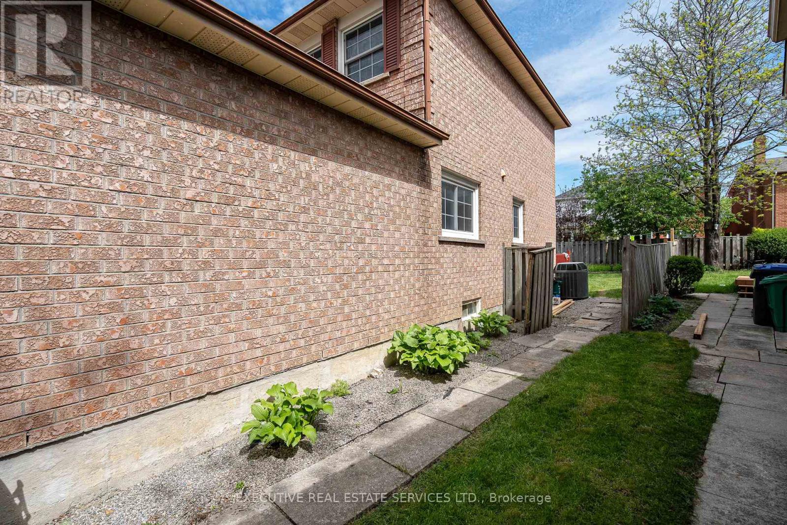 13 Stillwater Crescent, Brampton, Ontario  L6X 3K6 - Photo 37 - W12157874