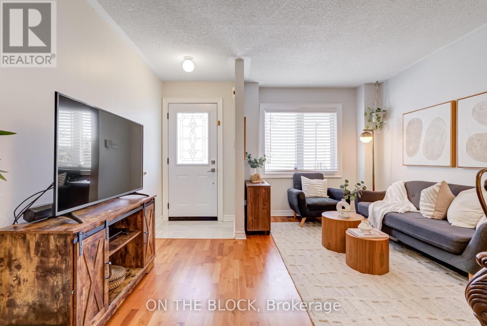 4 - 224 Rosemount Avenue, Toronto, Ontario  M9N 1M8 - Photo 4 - W12157918