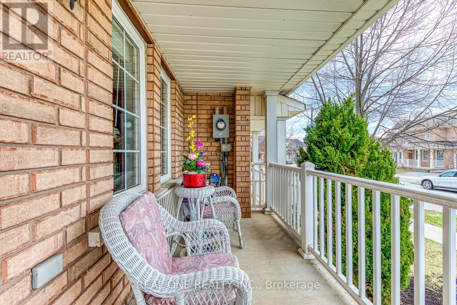 2297 Saddlecreek Crescent, Oakville, Ontario  L6M 5J6 - Photo 2 - W12157957