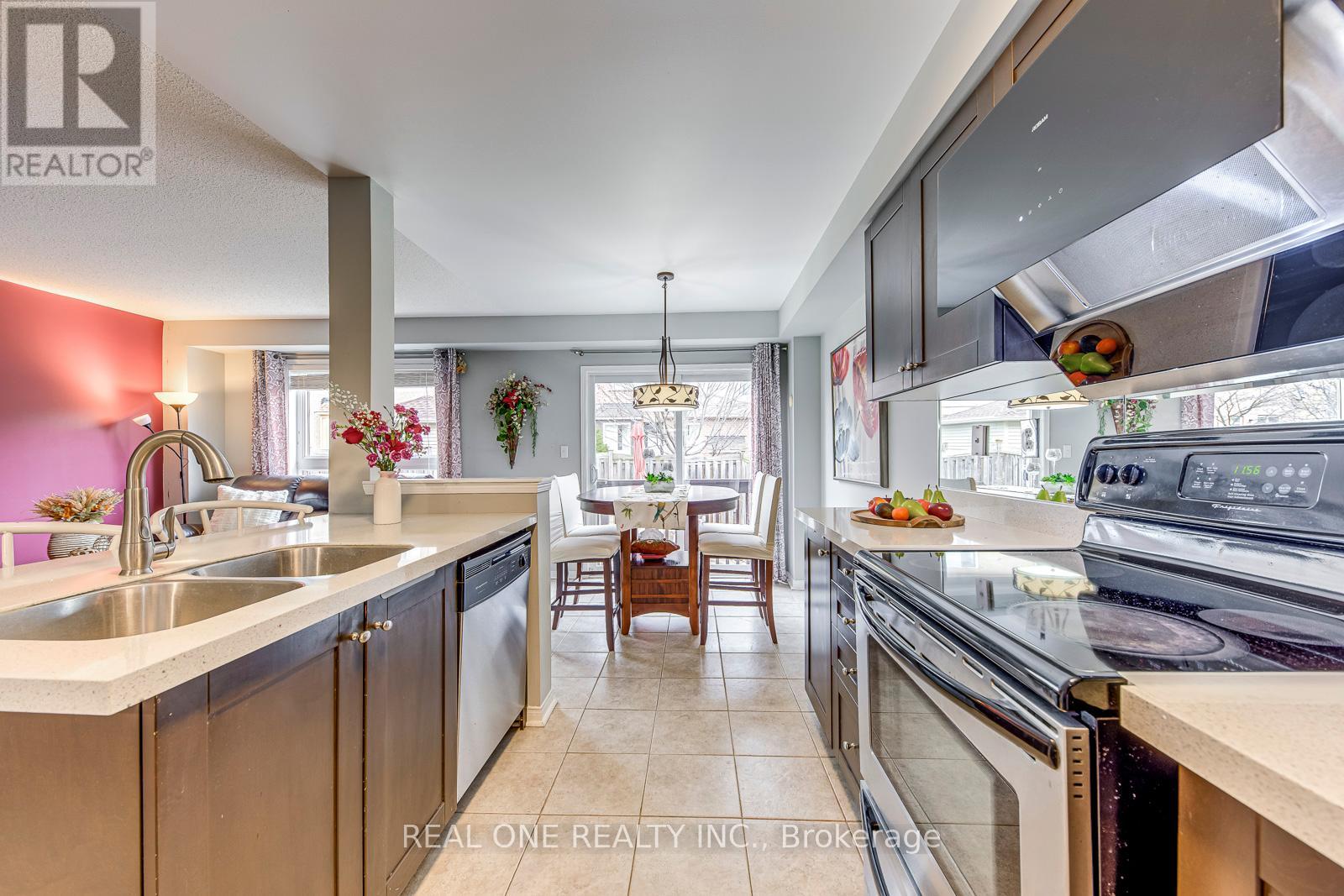 2297 Saddlecreek Crescent, Oakville, Ontario  L6M 5J6 - Photo 6 - W12157957