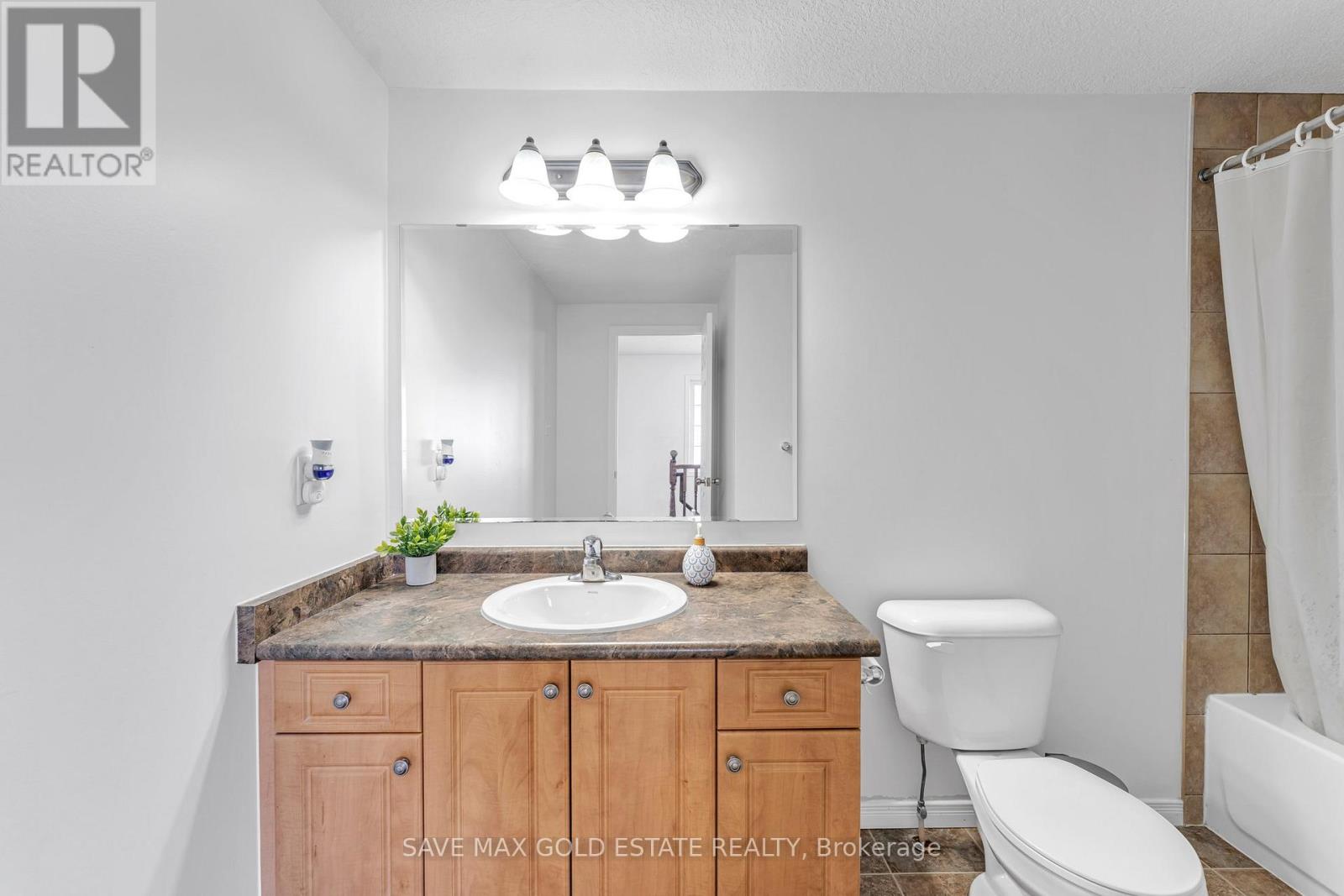 54 Featherstone Street, Kitchener, Ontario  N2R 1Z4 - Photo 28 - X12157884