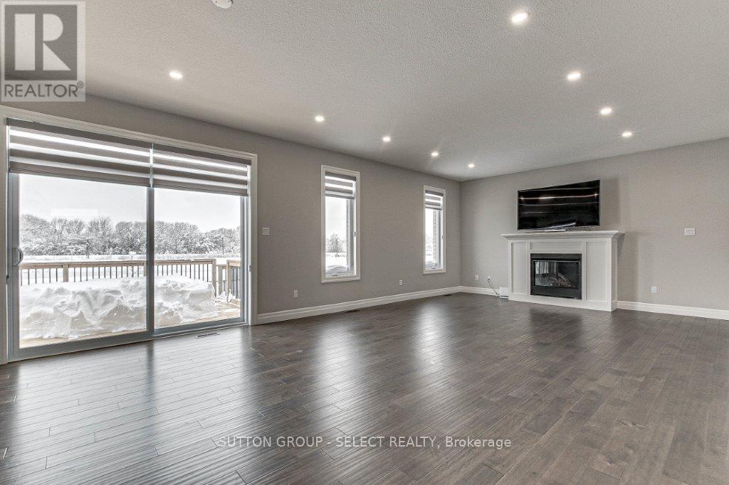 123 Foxborough Place, Thames Centre (Thorndale), Ontario  N0M 2P0 - Photo 5 - X12157976