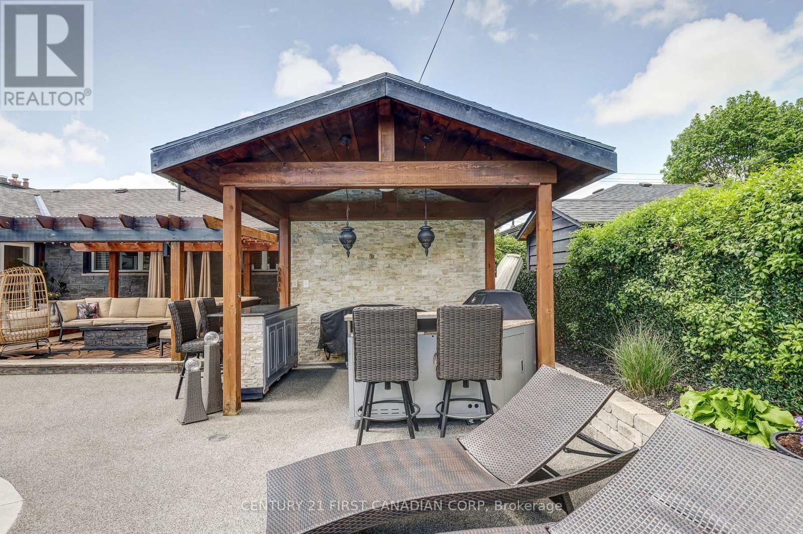 272 Deer Park Circle, London North (North P), Ontario  N6H 3C1 - Photo 47 - X12157985