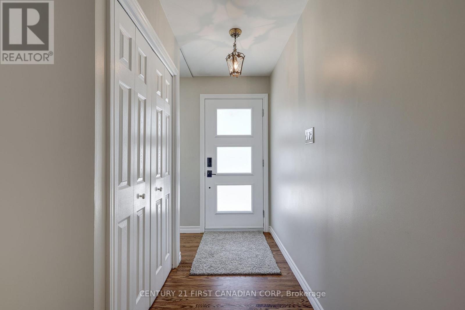 272 Deer Park Circle, London North (North P), Ontario  N6H 3C1 - Photo 6 - X12157985