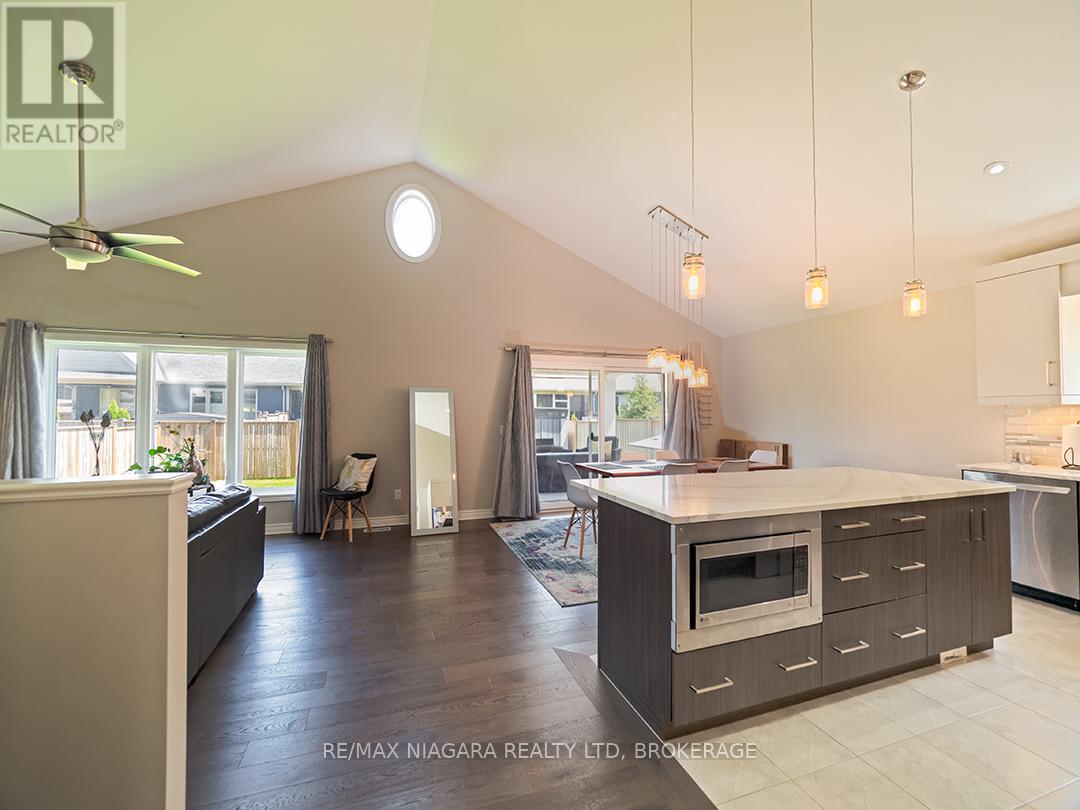10 Eastman Gateway, Thorold, Ontario  L2V 0E2 - Photo 14 - X12157968