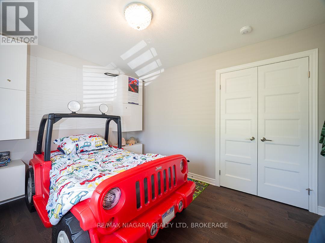 10 Eastman Gateway, Thorold, Ontario  L2V 0E2 - Photo 21 - X12157968
