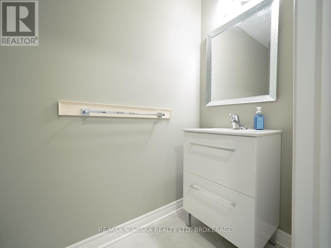 10 Eastman Gateway, Thorold, Ontario  L2V 0E2 - Photo 22 - X12157968