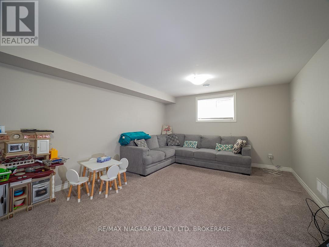 10 Eastman Gateway, Thorold, Ontario  L2V 0E2 - Photo 27 - X12157968