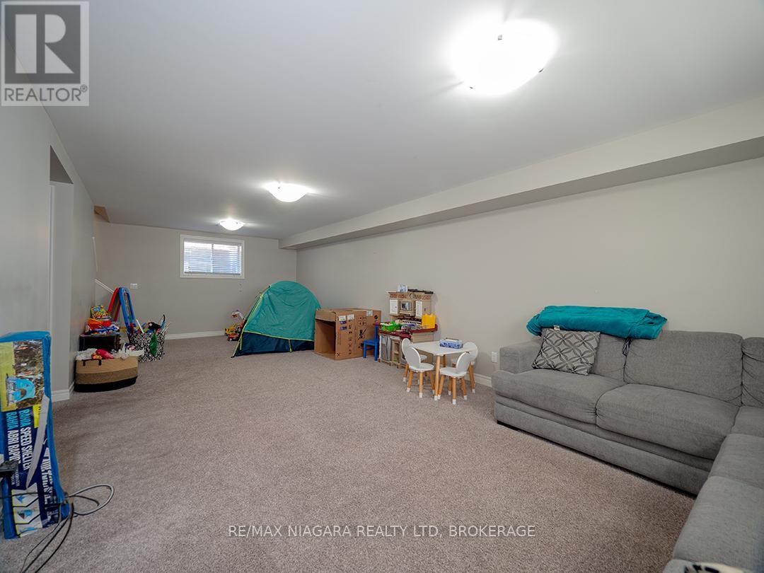 10 Eastman Gateway, Thorold, Ontario  L2V 0E2 - Photo 28 - X12157968