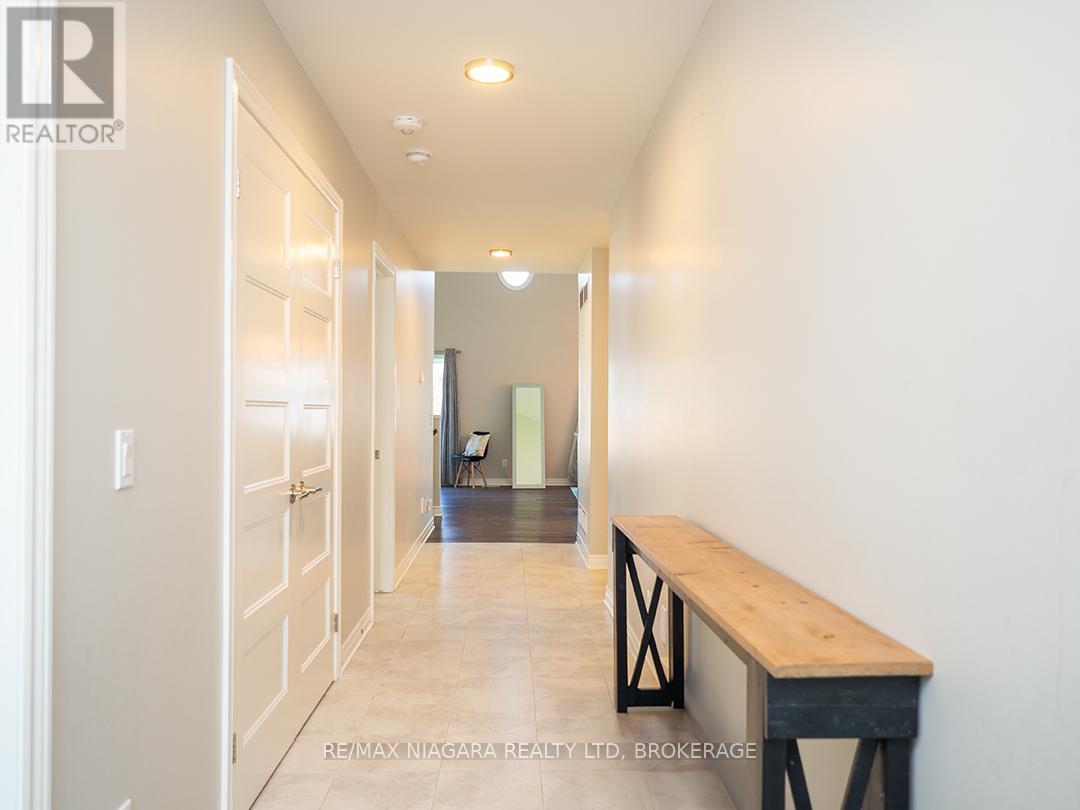 10 Eastman Gateway, Thorold, Ontario  L2V 0E2 - Photo 7 - X12157968