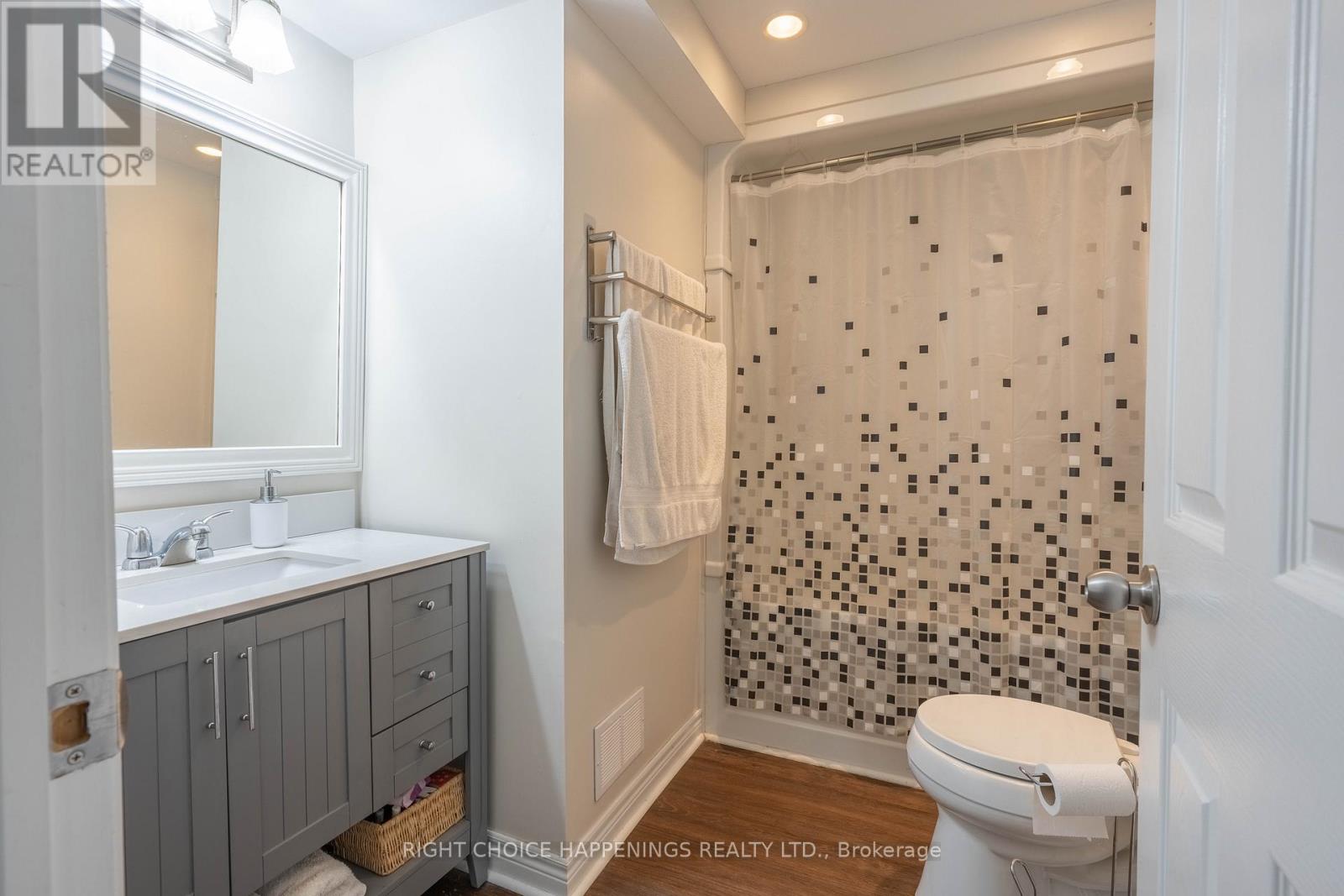 226 Queen Street S, Thorold, Ontario  L2V 3P5 - Photo 8 - X12158005