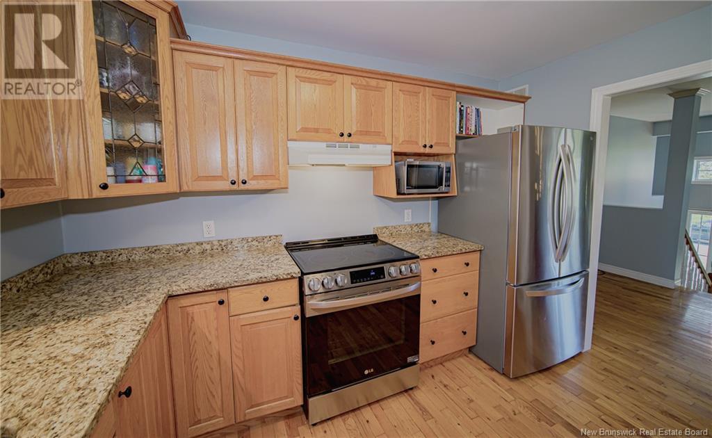 Property at 62 Lansdown Avenue image 4