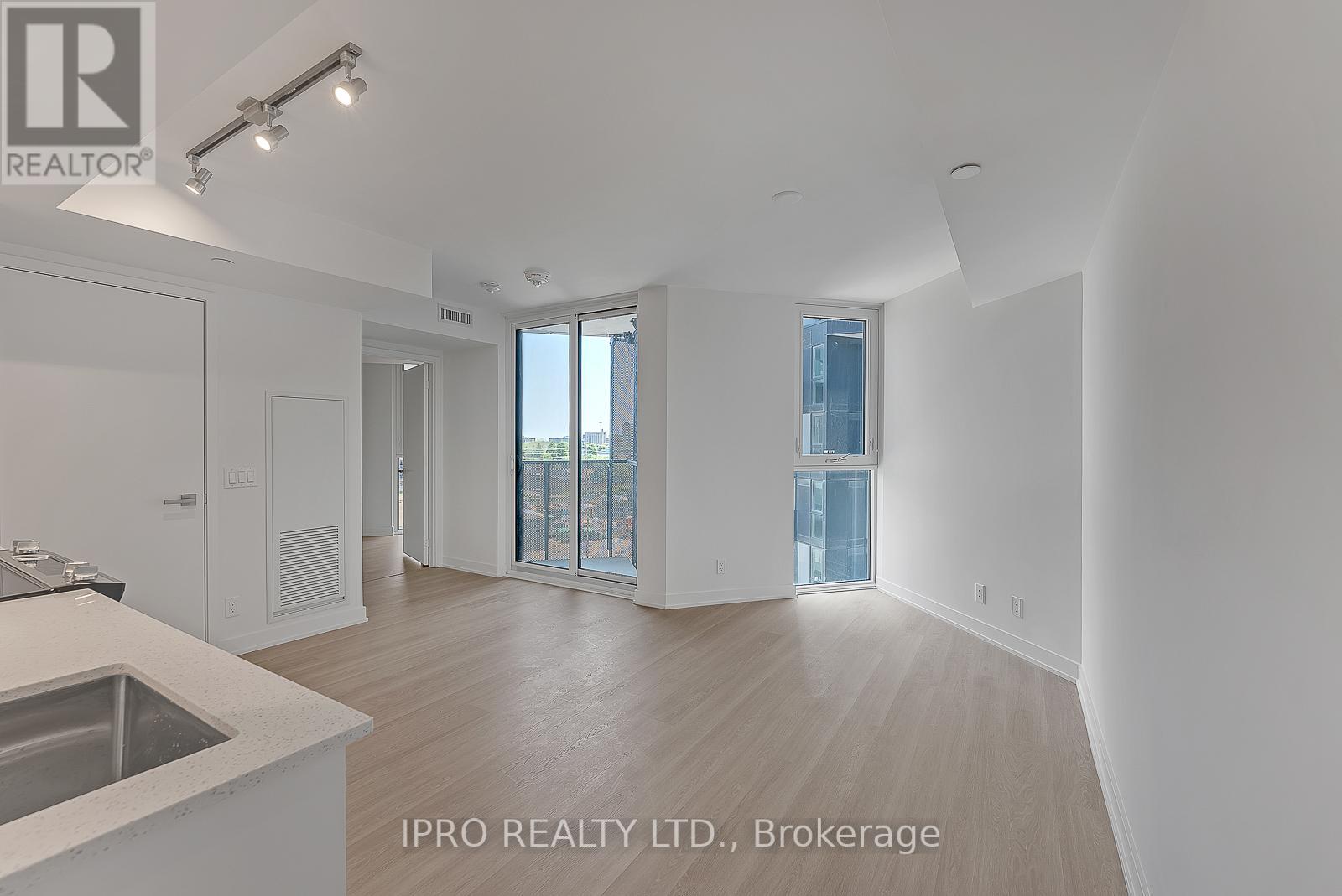 630 - 30 Tretti Way, Toronto, Ontario  M3H 0E3 - Photo 2 - C12157971
