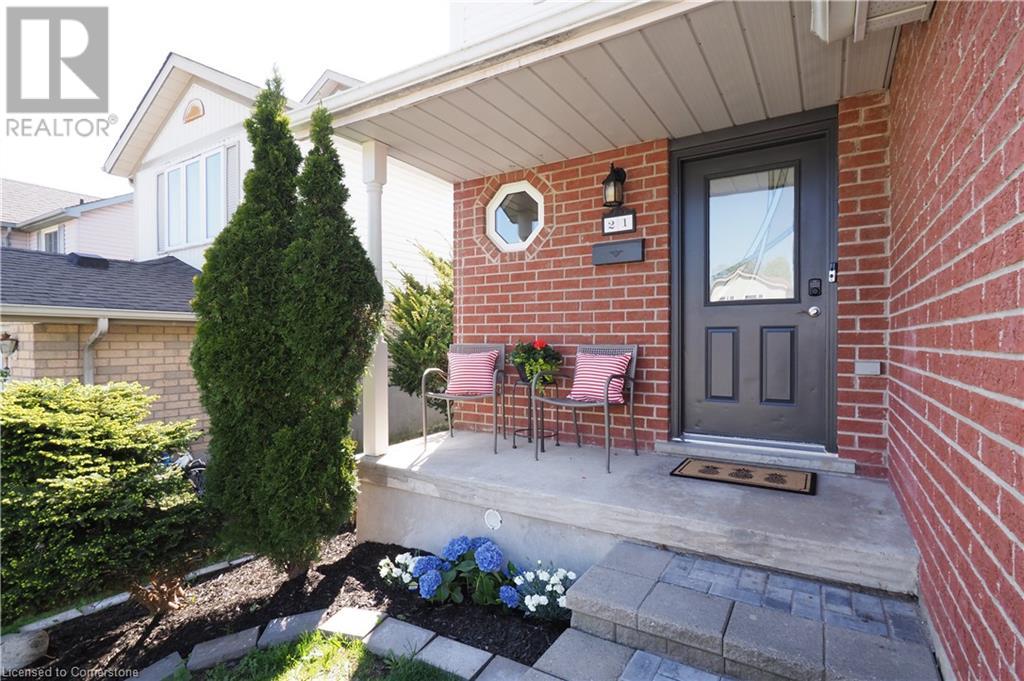 21 Dawn Ridge Drive, Kitchener, Ontario  N2N 3J7 - Photo 2 - 40727809