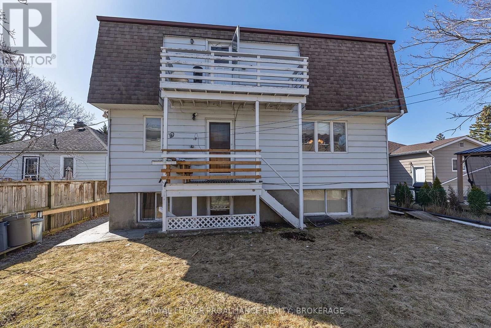 69 Scott Street, Kingston, Ontario  K7L 1L6 - Photo 4 - X12133853