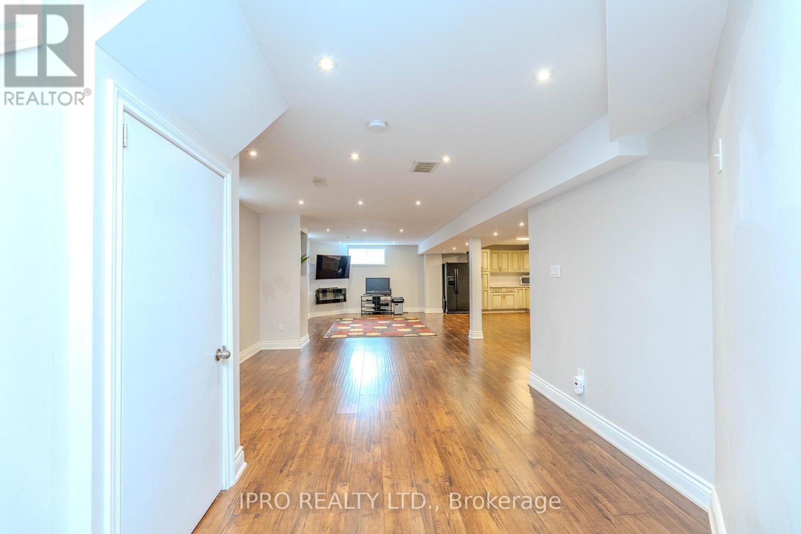 38 Assisi Street, Hamilton, Ontario  L8W 0A5 - Photo 35 - X12157969
