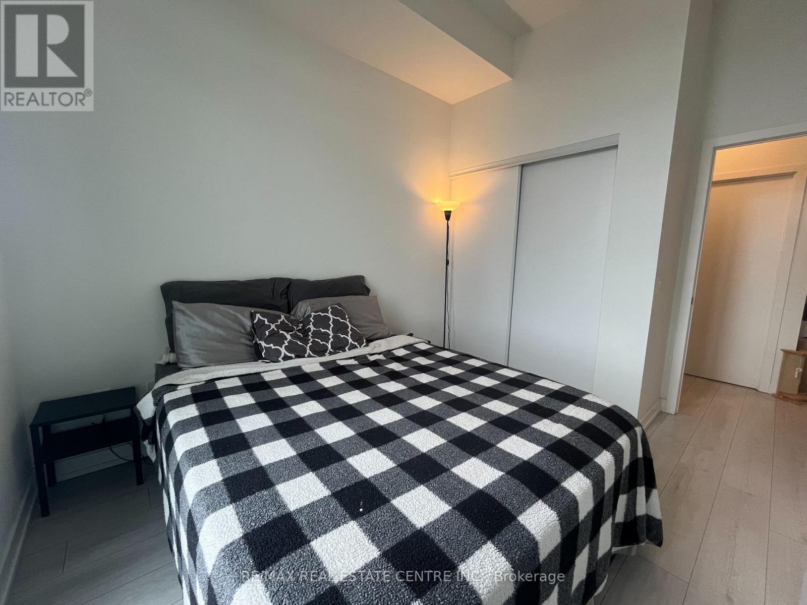 2404 - 55 Duke Street W, Kitchener, Ontario  N2H 0C9 - Photo 23 - X12158006