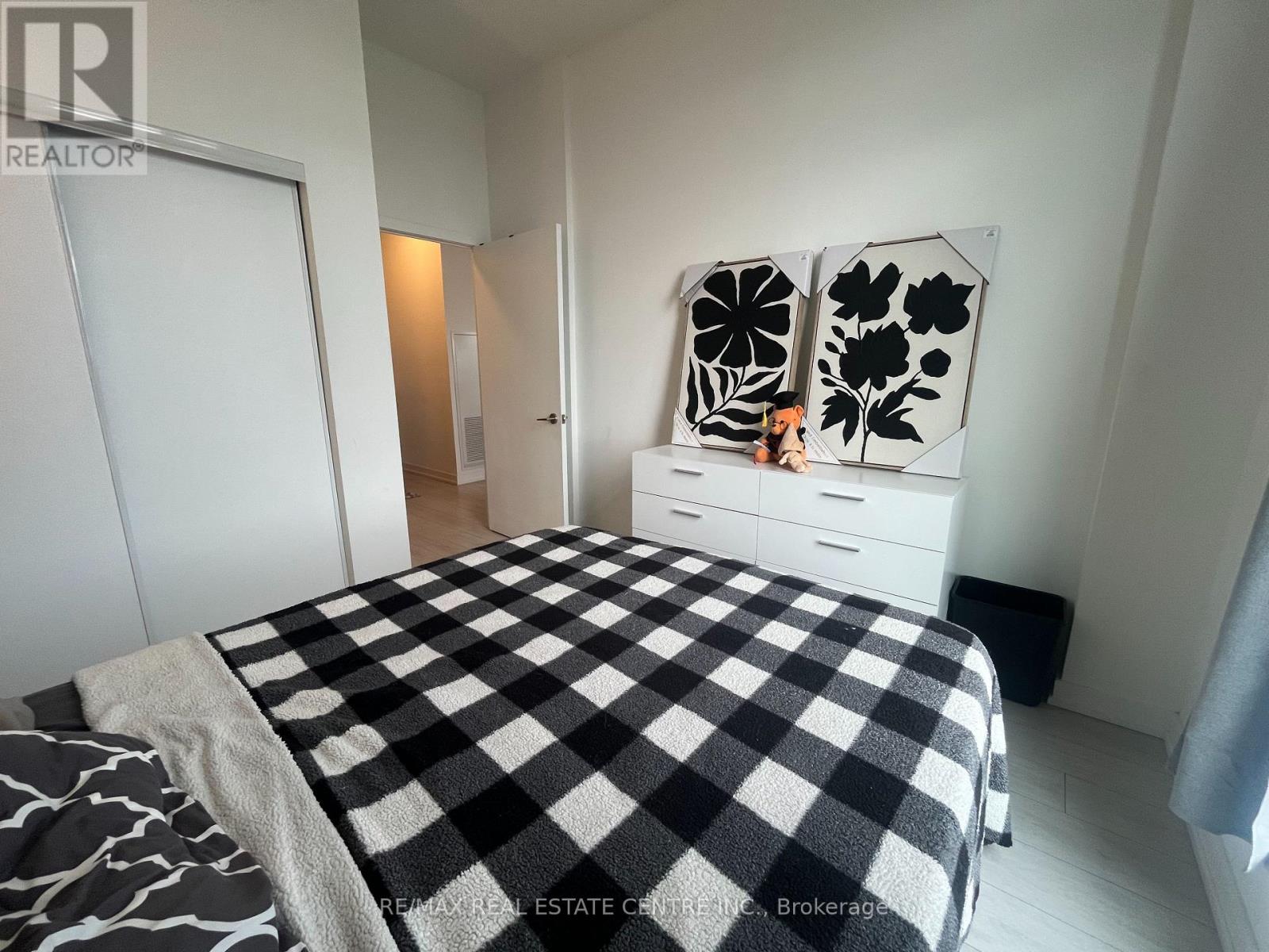 2404 - 55 Duke Street W, Kitchener, Ontario  N2H 0C9 - Photo 24 - X12158006