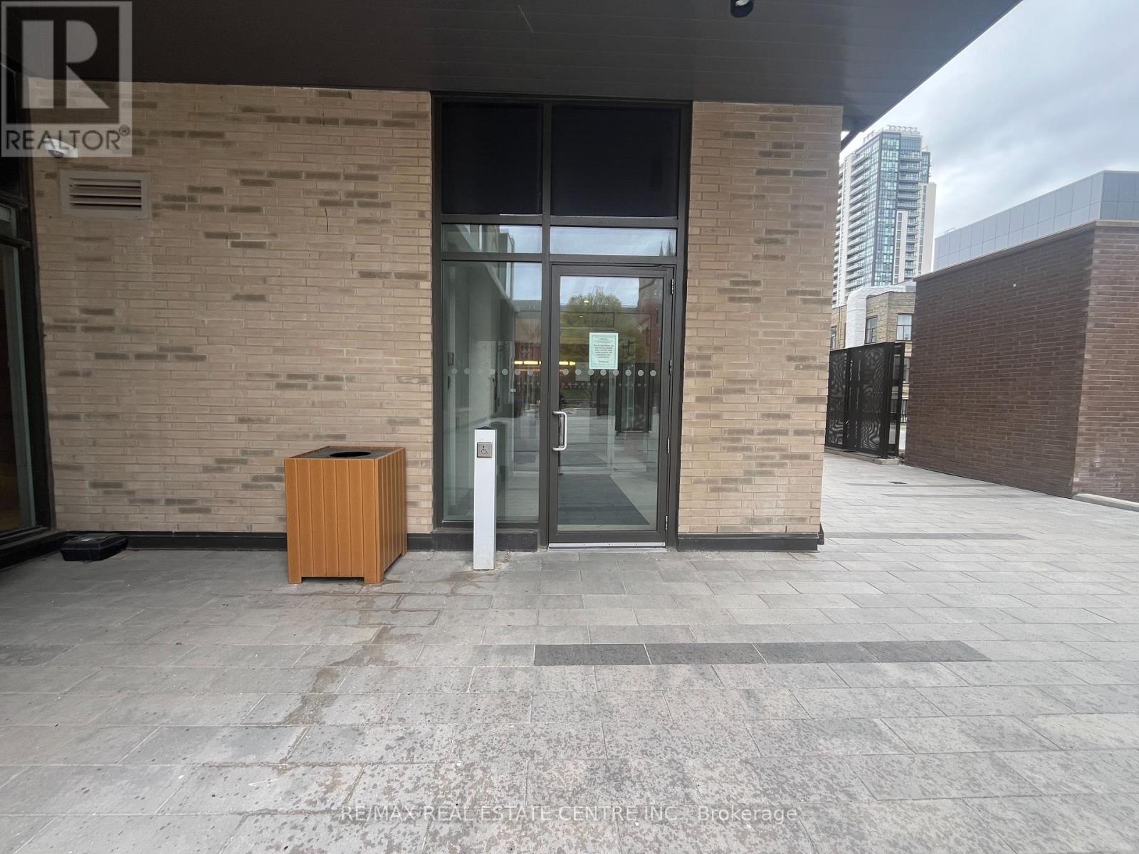 2404 - 55 Duke Street W, Kitchener, Ontario  N2H 0C9 - Photo 3 - X12158006