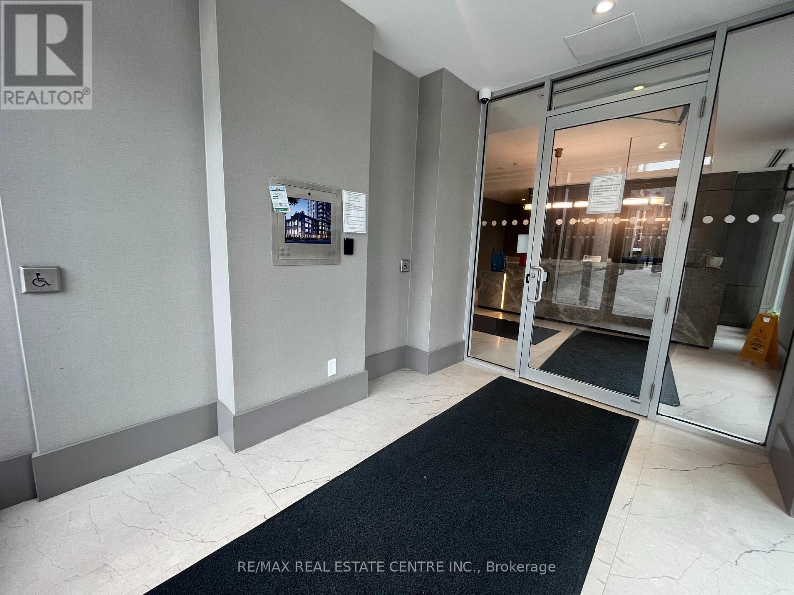 2404 - 55 Duke Street W, Kitchener, Ontario  N2H 0C9 - Photo 4 - X12158006