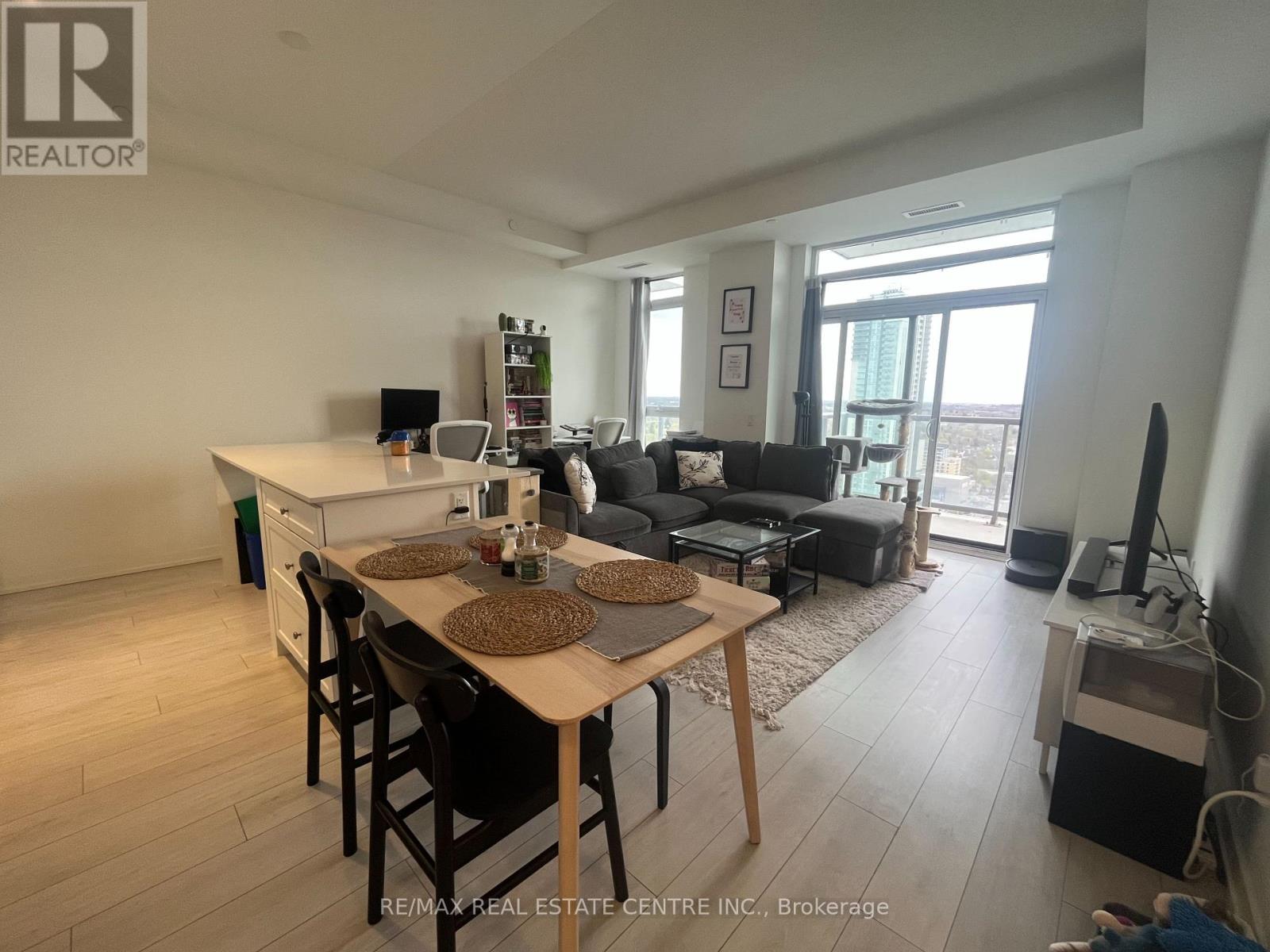 2404 - 55 Duke Street W, Kitchener, Ontario  N2H 0C9 - Photo 9 - X12158006