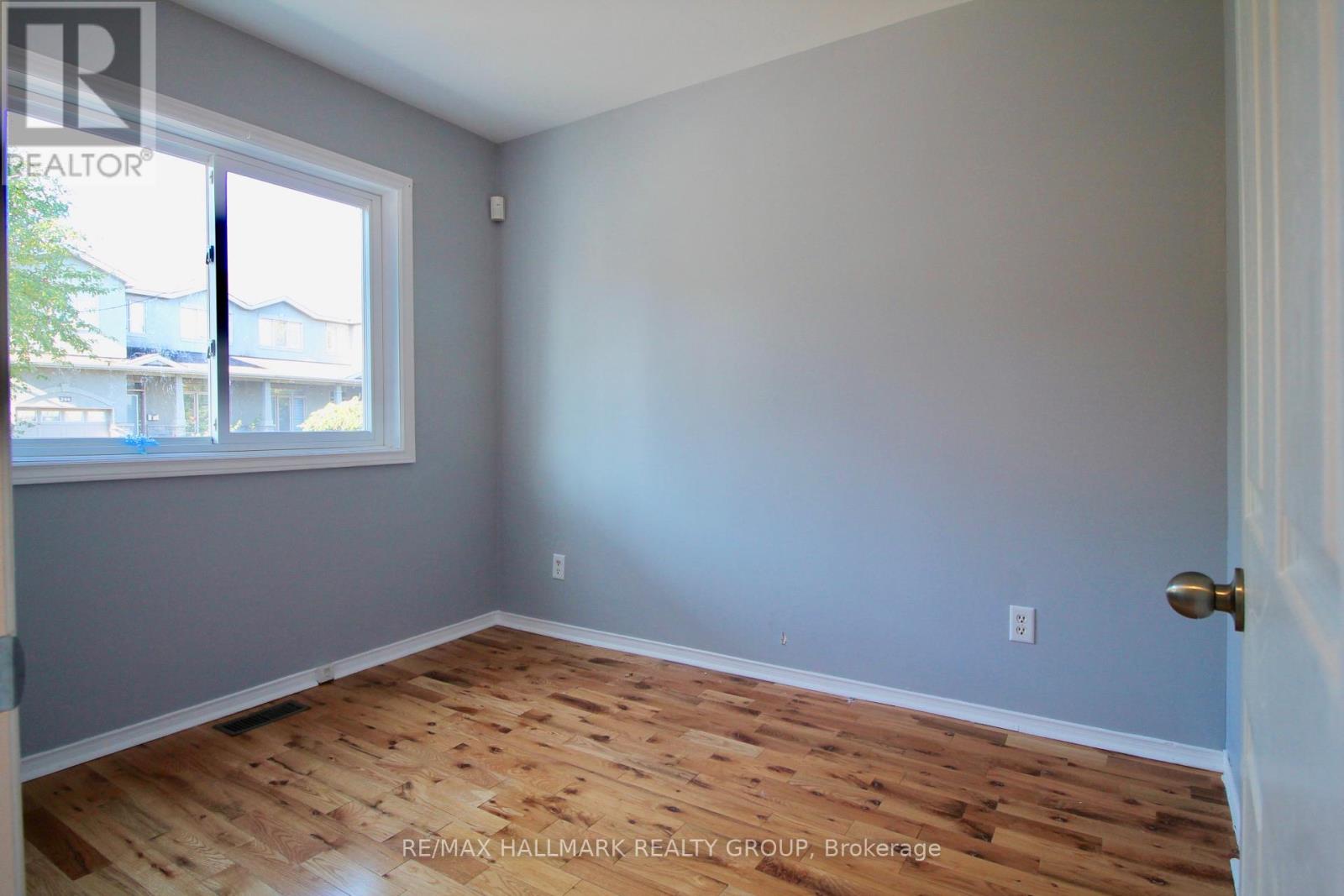 255 Westhaven Crescent, Ottawa, Ontario  K1Z 7G4 - Photo 12 - X12158048