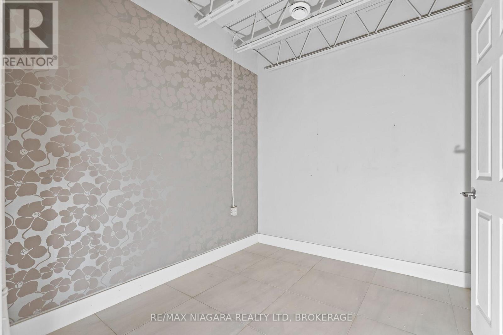 Bne5 - 1440 Pelham Street, Pelham (Fonthill), Ontario  L0S 1E0 - Photo 1 - X12158038