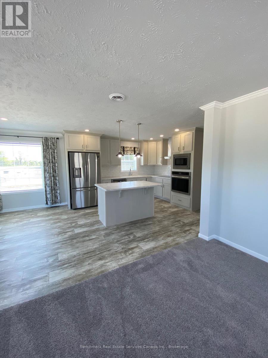 210 Spruce Drive, West Grey, Ontario  N4N 3B8 - Photo 5 - X12158033