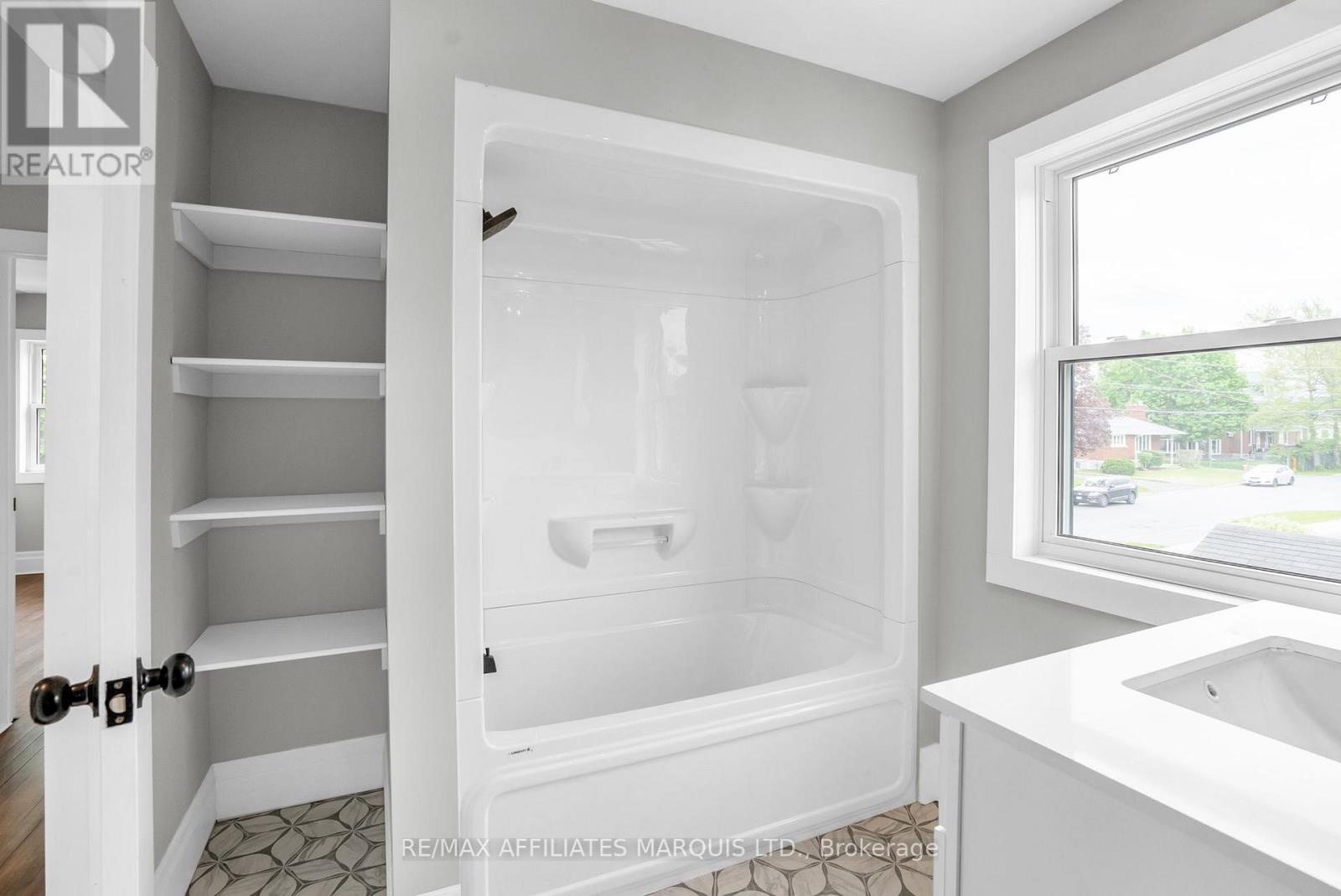 36 Old Orchard Avenue, Cornwall, Ontario  K6H 2H2 - Photo 24 - X12158043