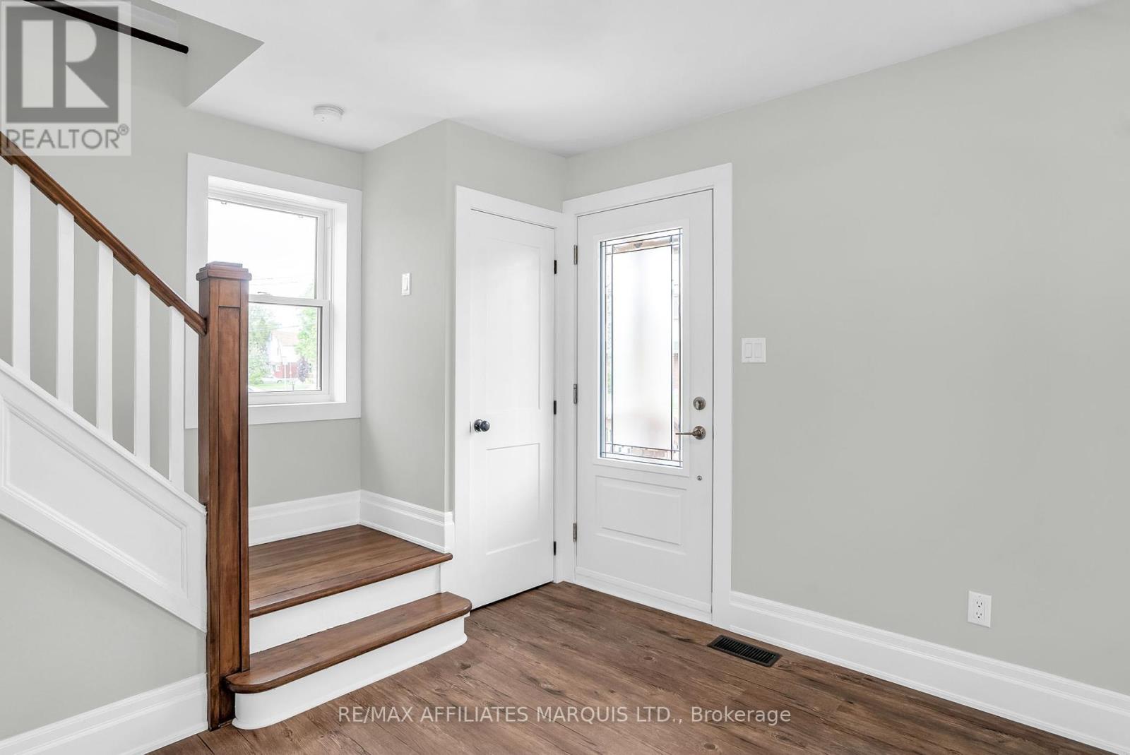 Property at 36 OLD ORCHARD AVENUE image 4