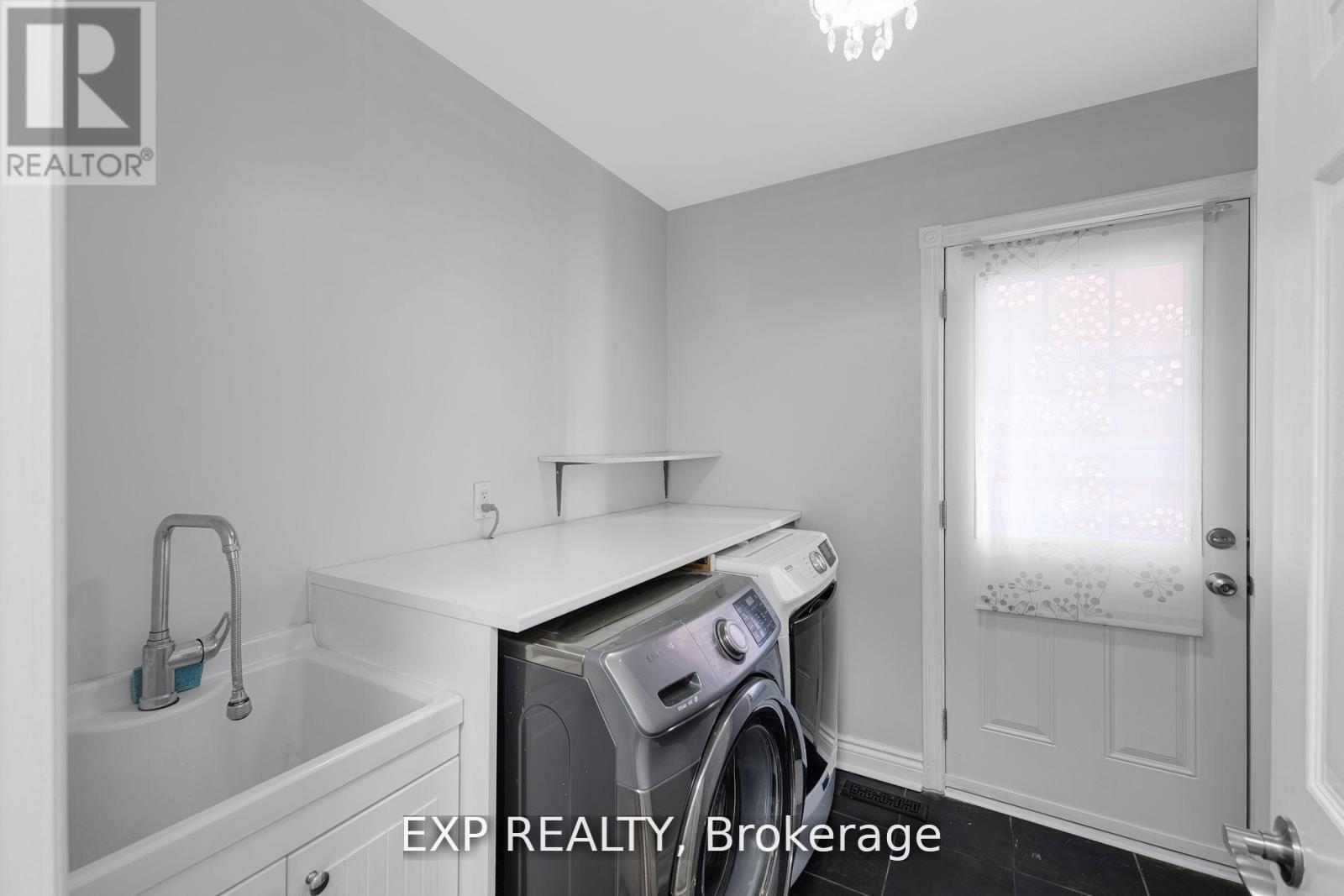 75 Somerset Crescent, Richmond Hill (Observatory), Ontario  L4C 8N8 - Photo 30 - N12152530