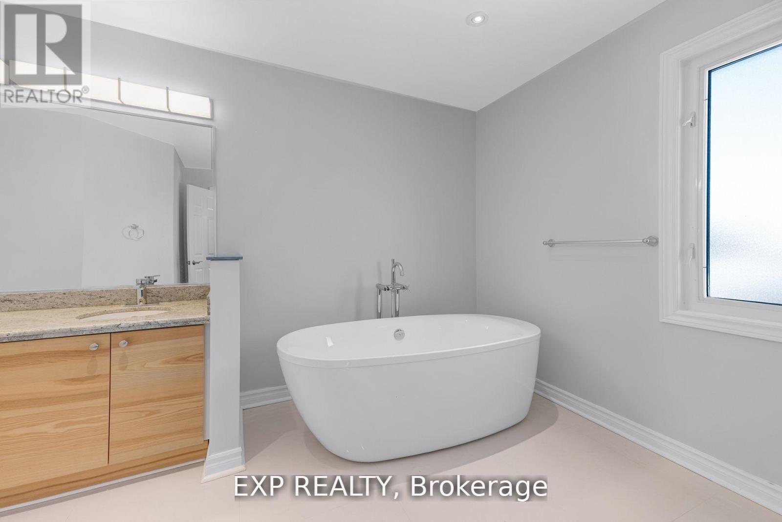 75 Somerset Crescent, Richmond Hill, Ontario  L4C 8N8 - Photo 33 - N12152530