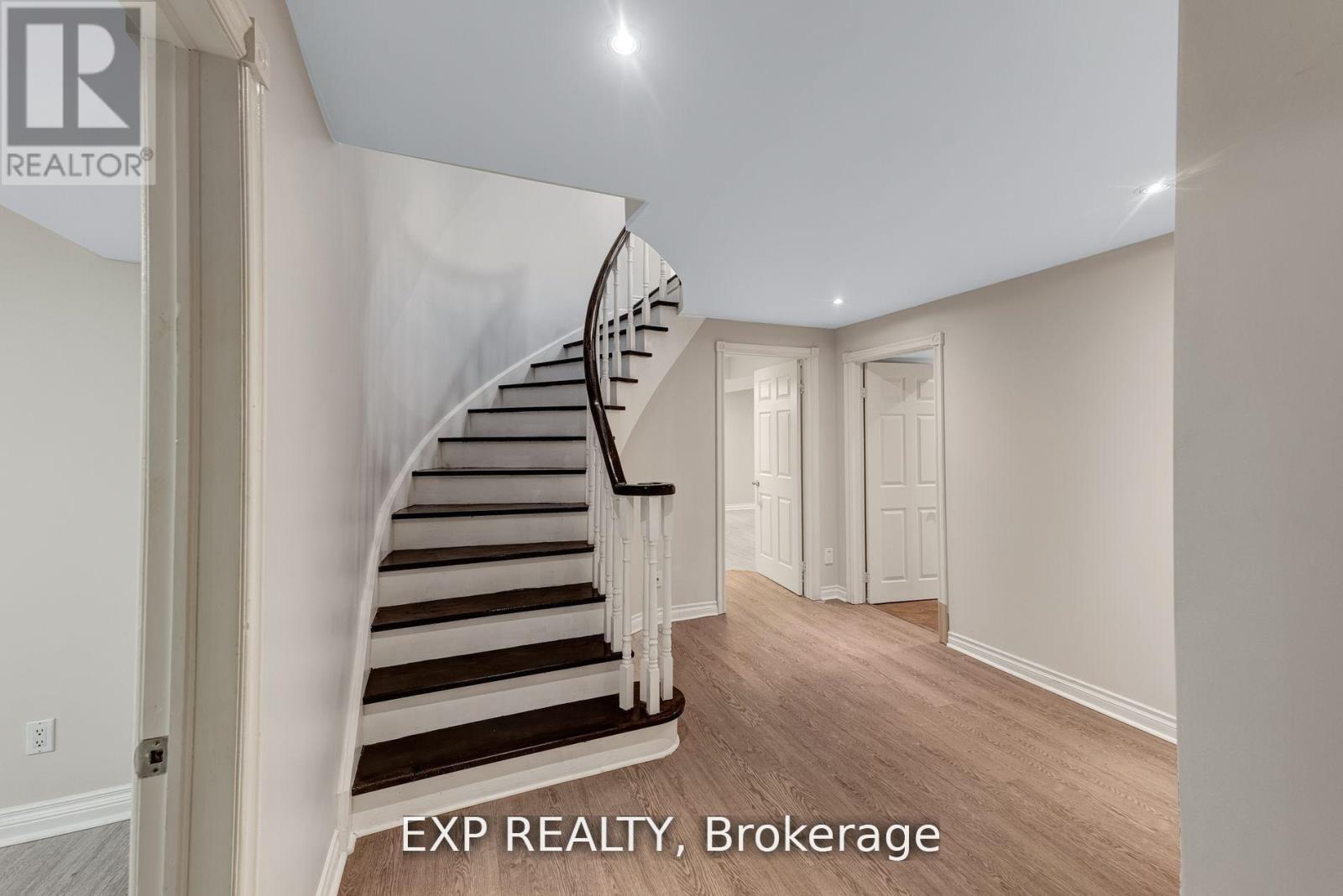 75 Somerset Crescent, Richmond Hill (Observatory), Ontario  L4C 8N8 - Photo 41 - N12152530