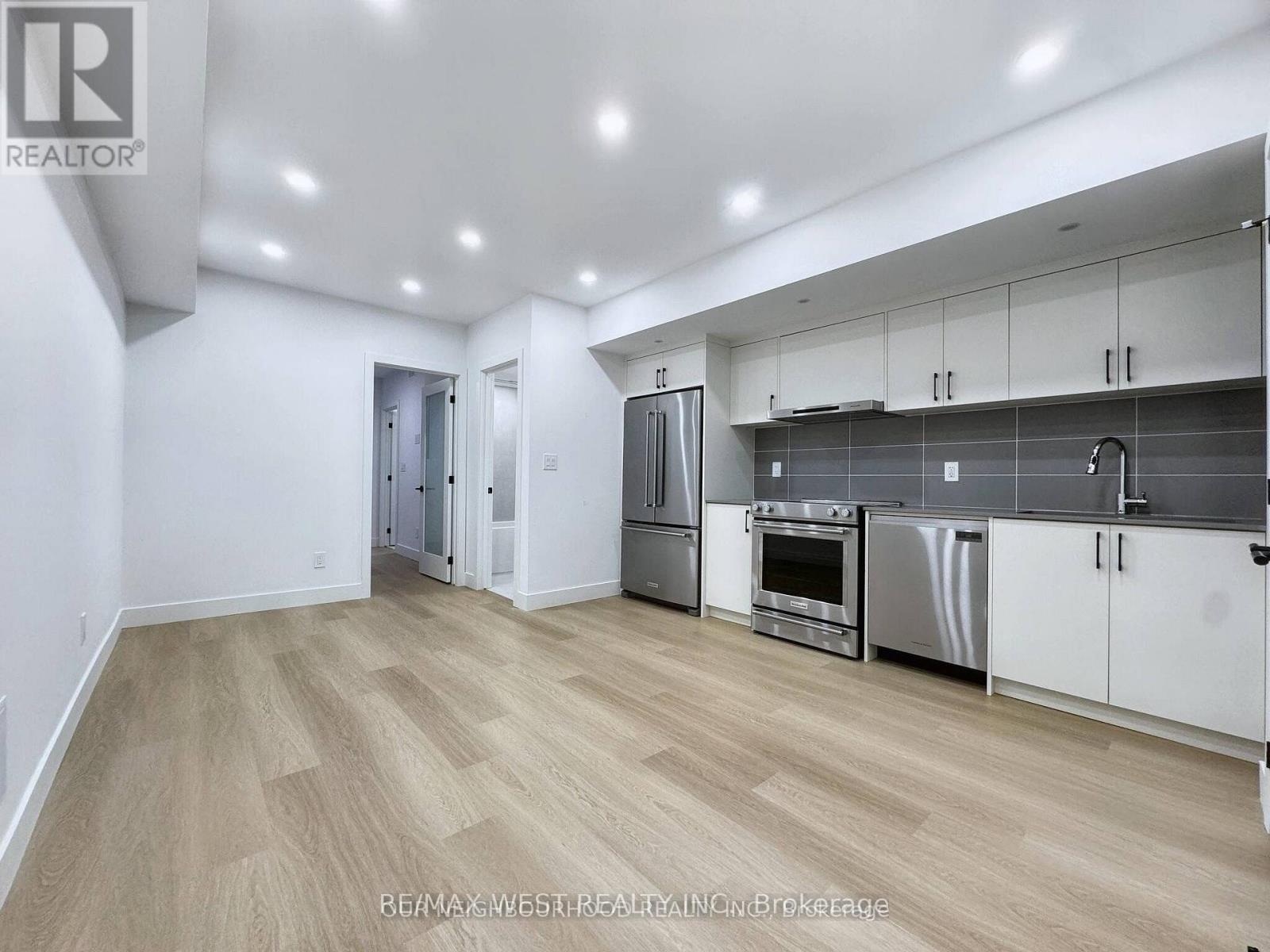 A - 49 Morningside Avenue, Toronto, Ontario  M6S 1C6 - Photo 8 - W12158020