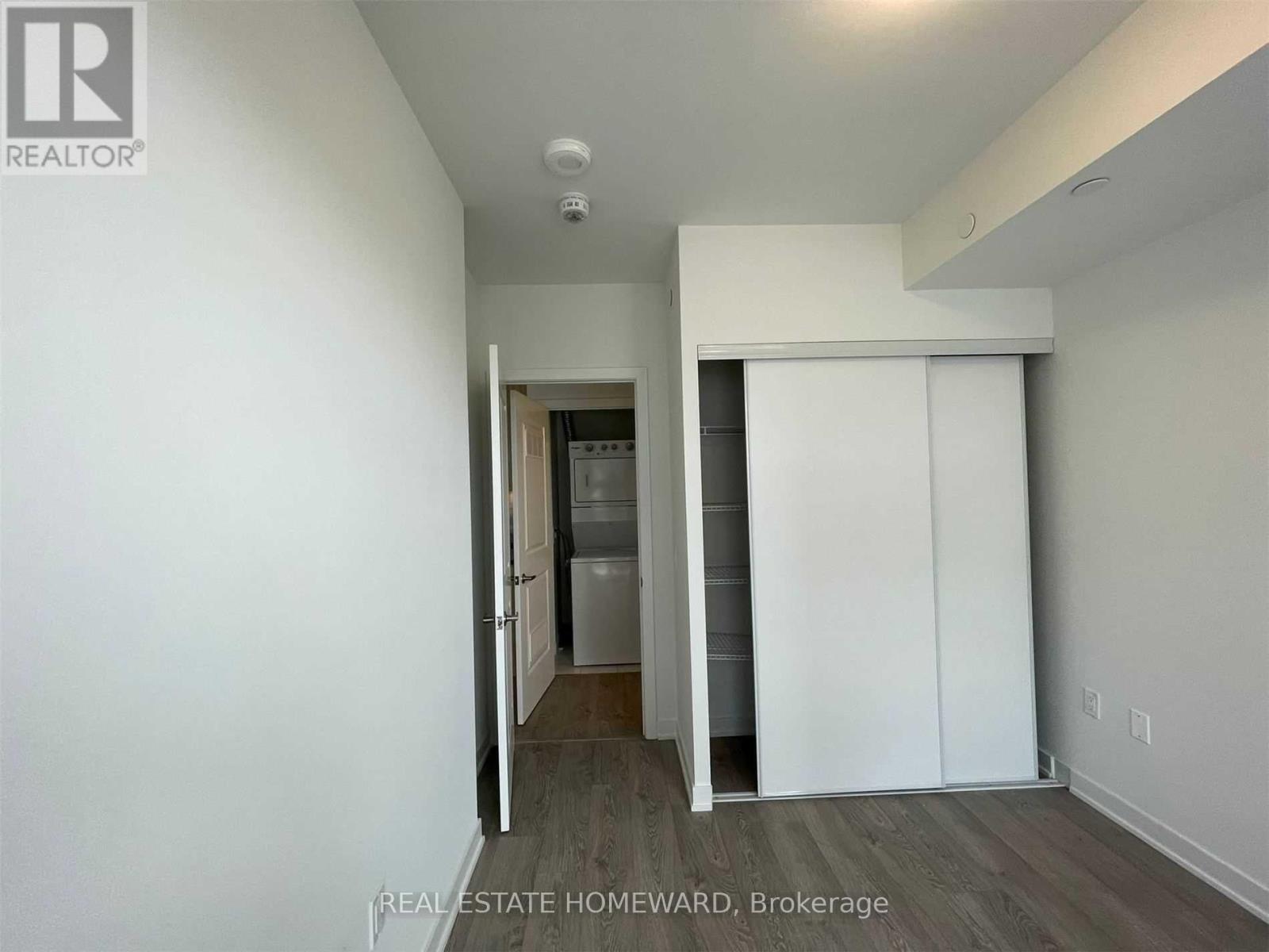 301 - 4675 Metcalfe Avenue, Mississauga, Ontario  L5M 0Z8 - Photo 11 - W12158052