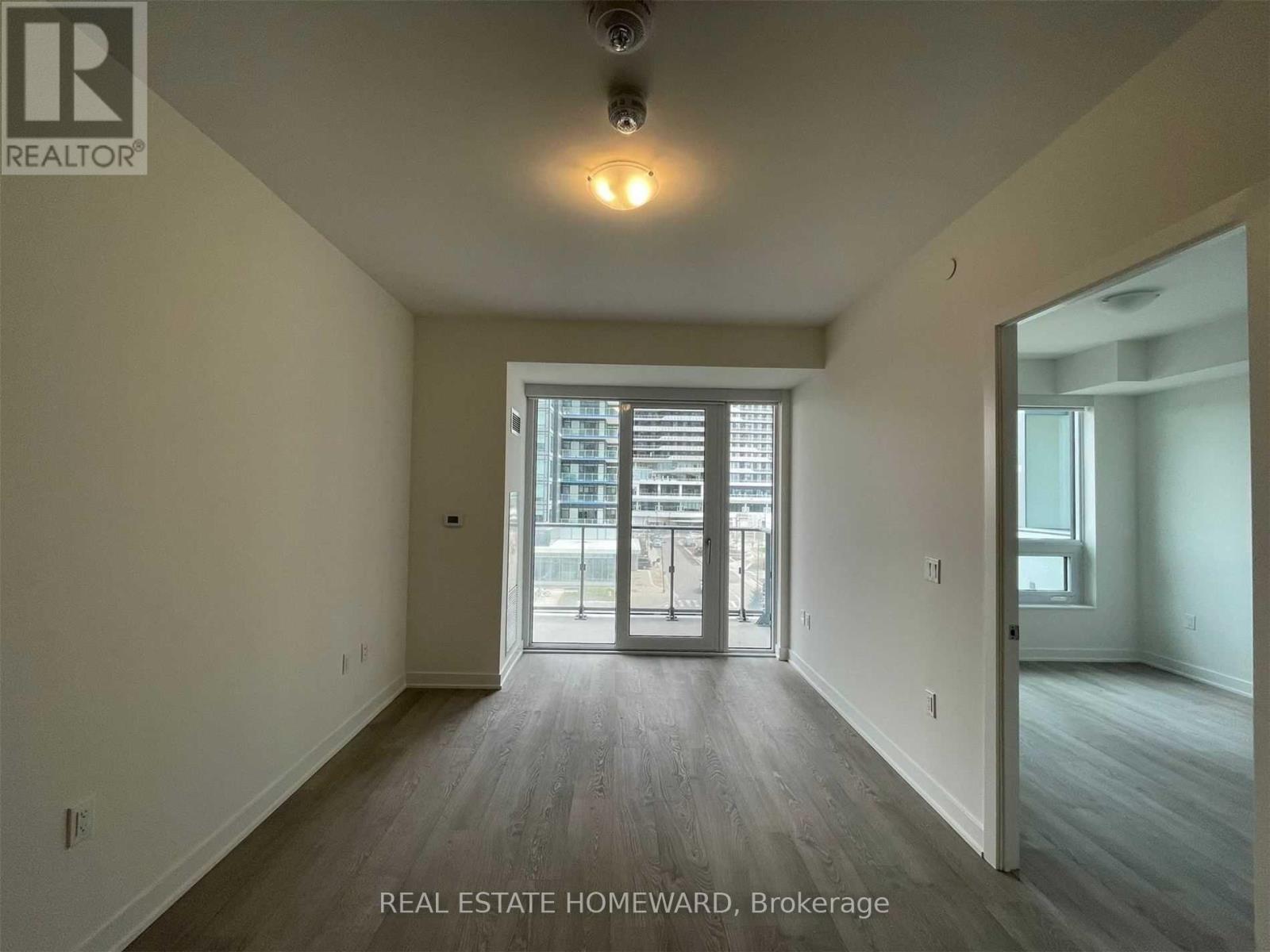 301 - 4675 Metcalfe Avenue, Mississauga, Ontario  L5M 0Z8 - Photo 6 - W12158052
