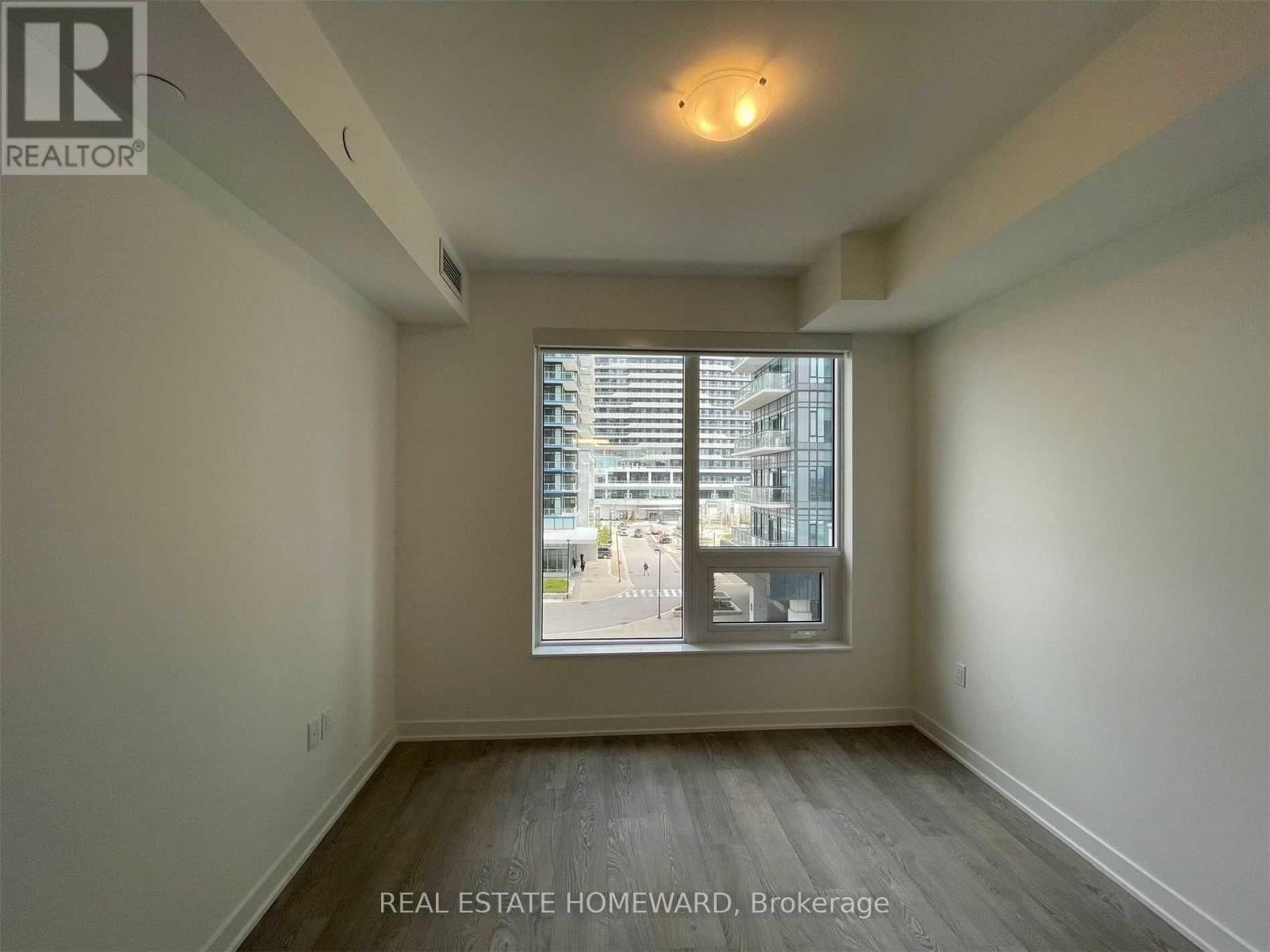 301 - 4675 Metcalfe Avenue, Mississauga, Ontario  L5M 0Z8 - Photo 7 - W12158052