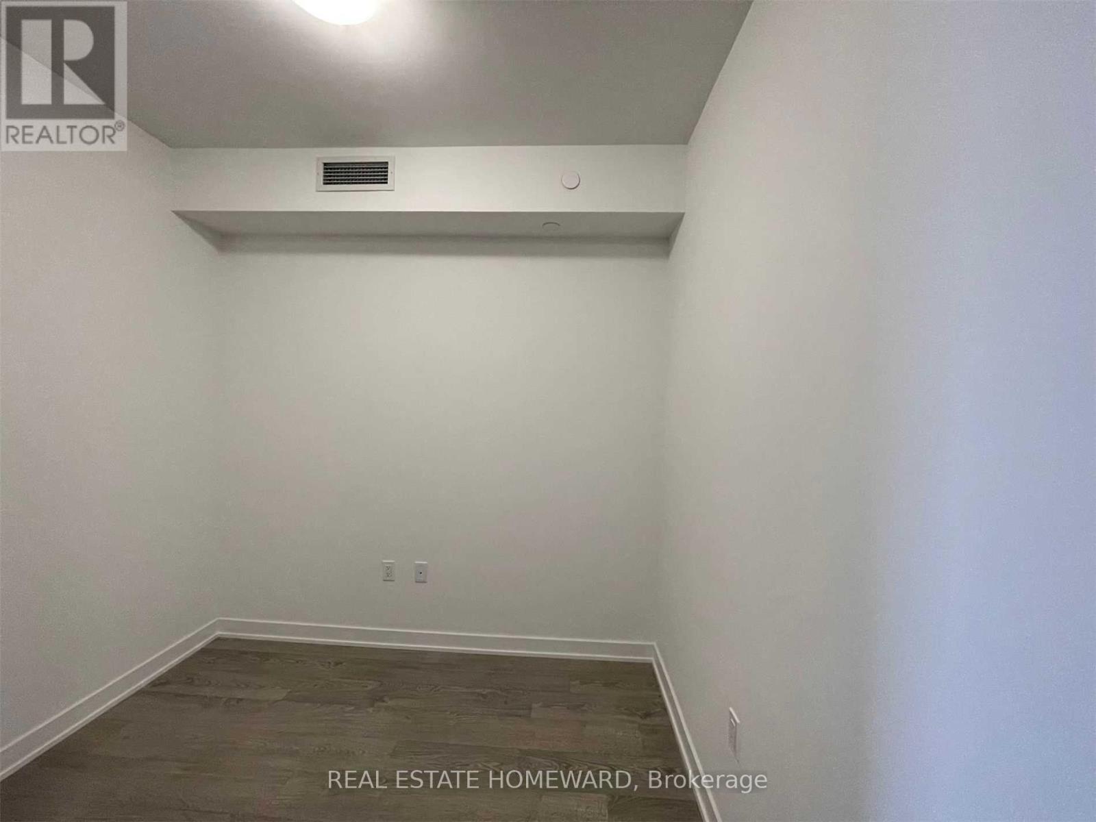 301 - 4675 Metcalfe Avenue, Mississauga, Ontario  L5M 0Z8 - Photo 8 - W12158052
