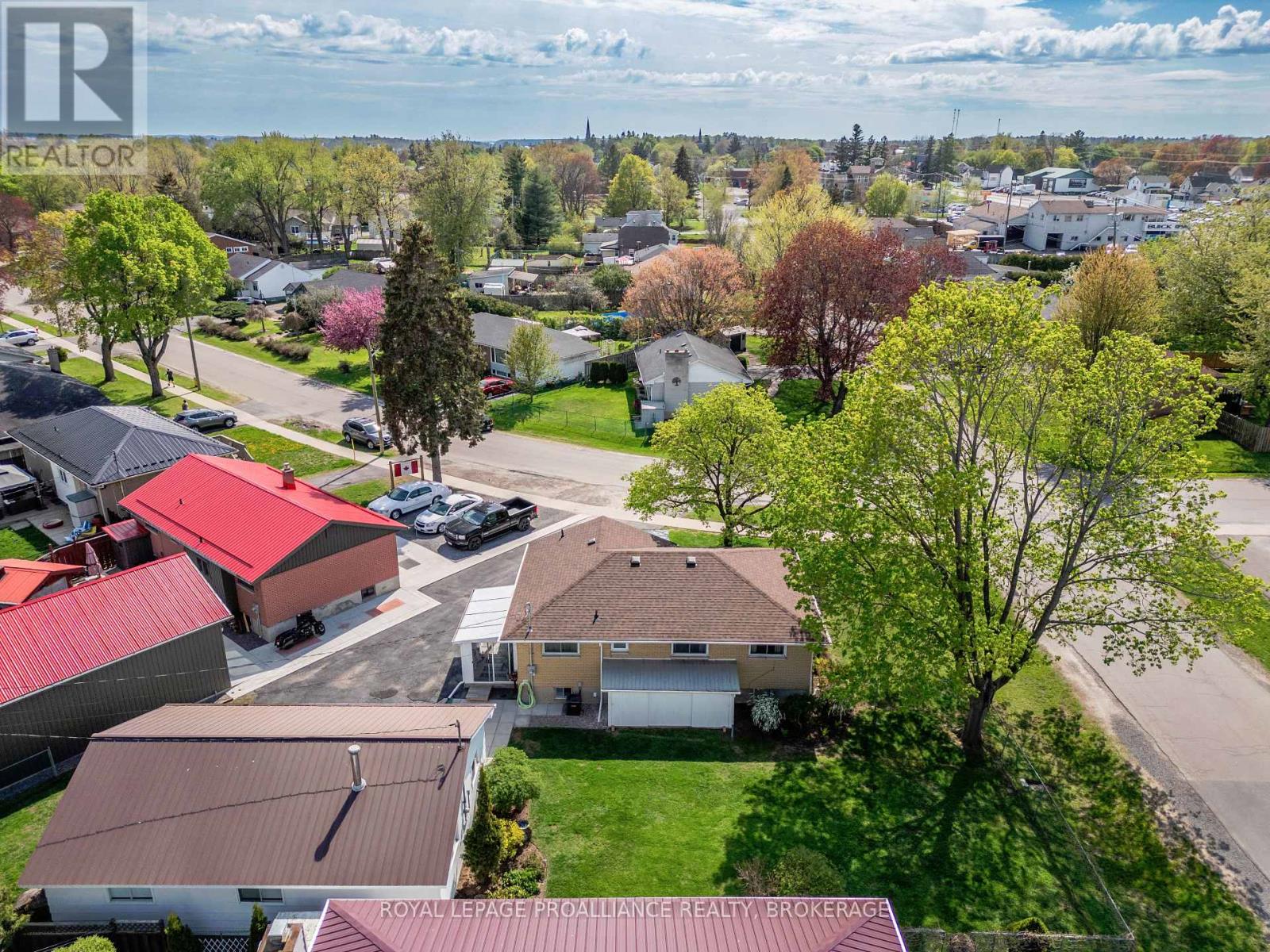 101 Elizabeth Drive, Gananoque, Ontario  K7G 1P4 - Photo 47 - X12158098