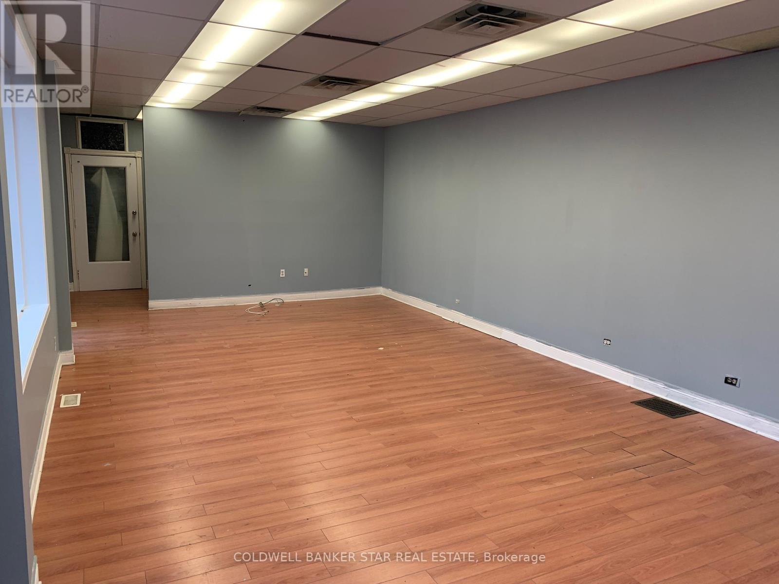 370 Talbot Street, St. Thomas, Ontario  N5P 1B6 - Photo 7 - X12158084
