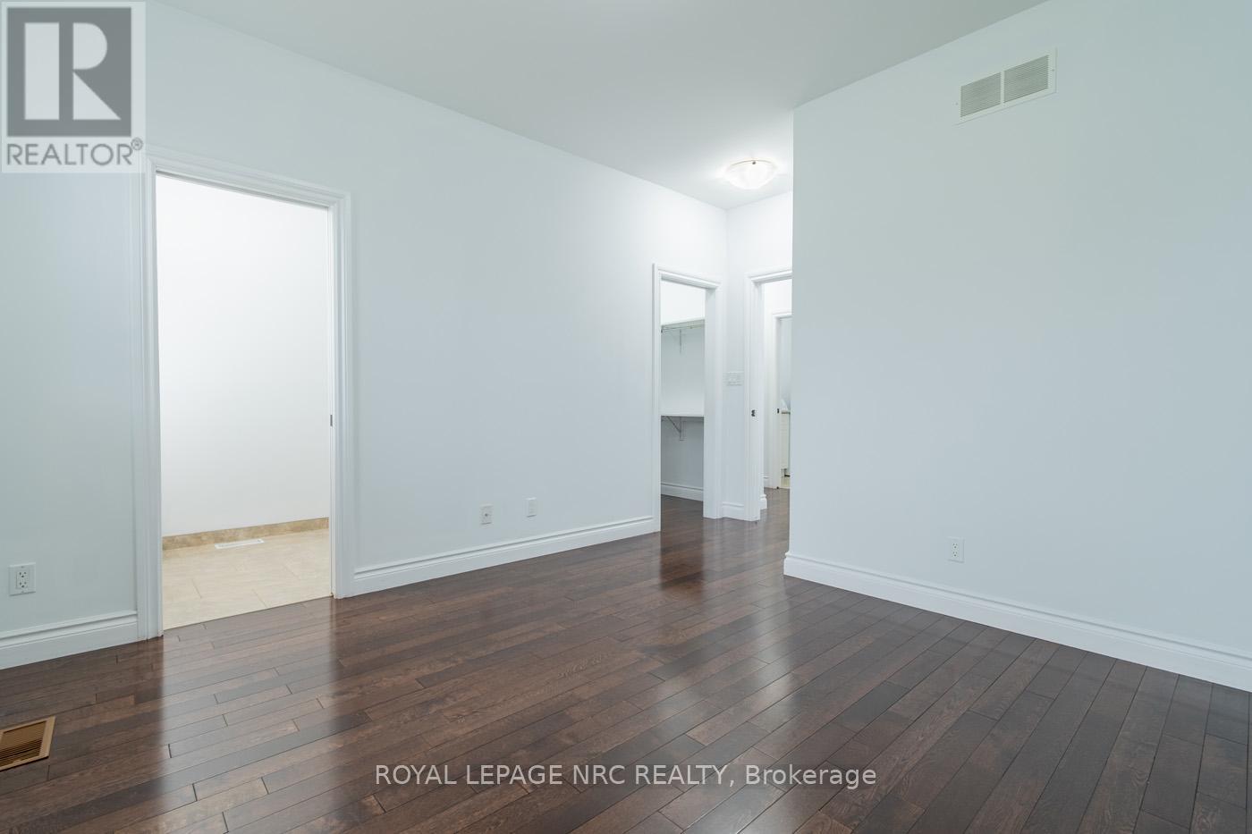 57 Sullivan Avenue, Thorold (Thorold Downtown), Ontario  L2V 2Y7 - Photo 11 - X12158073