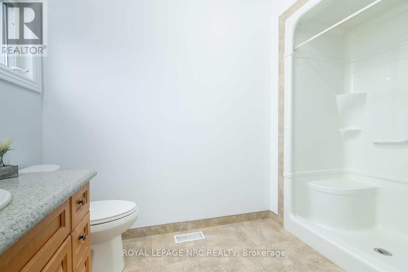 57 Sullivan Avenue, Thorold (Thorold Downtown), Ontario  L2V 2Y7 - Photo 14 - X12158073