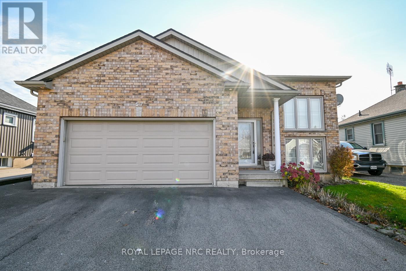 57 Sullivan Avenue, Thorold, Ontario  L2V 2Y7 - Photo 2 - X12158073
