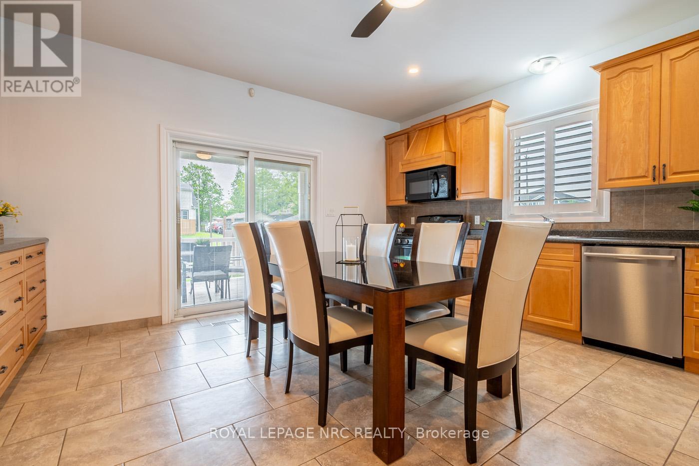 57 Sullivan Avenue, Thorold (Thorold Downtown), Ontario  L2V 2Y7 - Photo 3 - X12158073