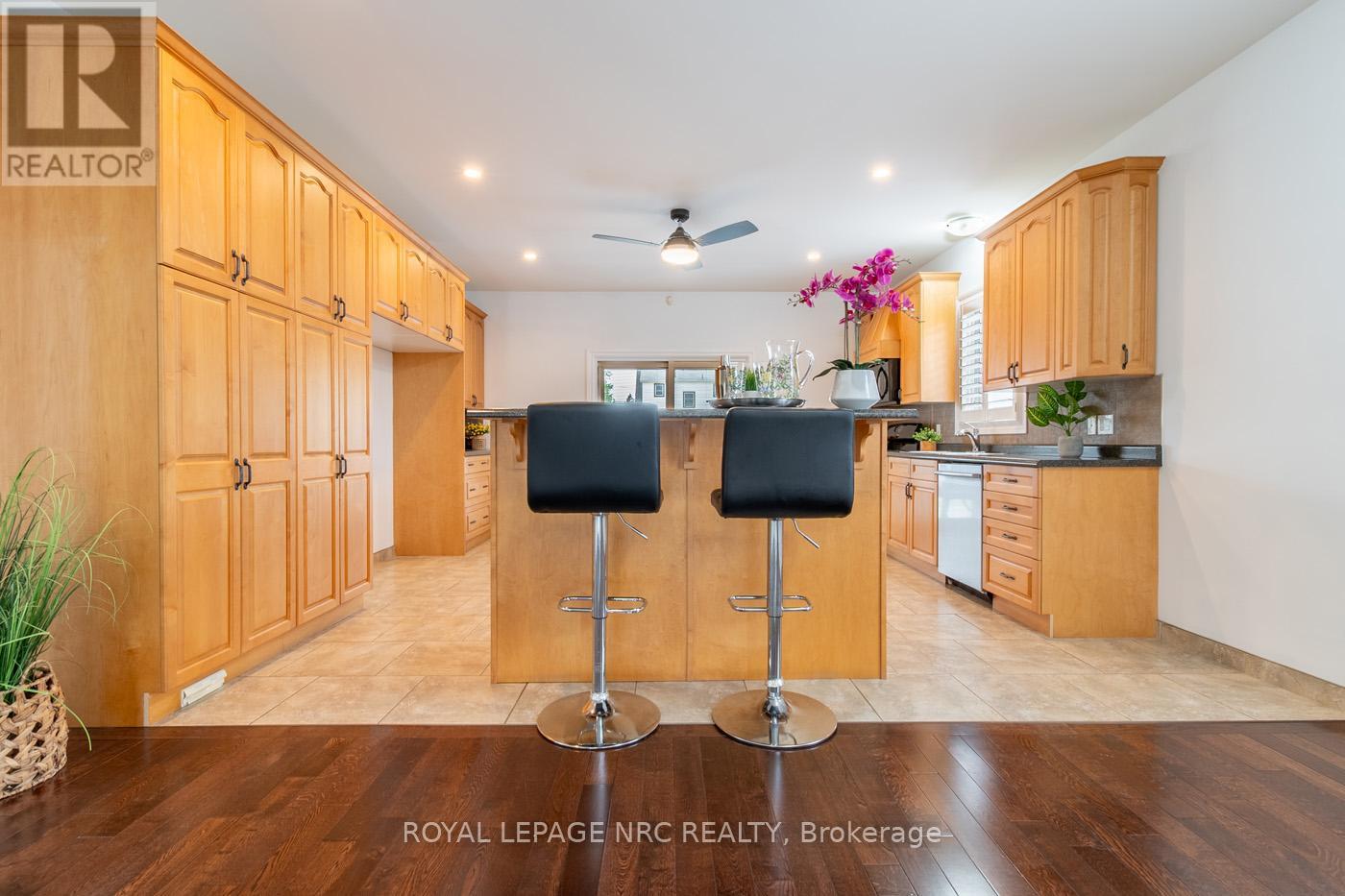 57 Sullivan Avenue, Thorold (Thorold Downtown), Ontario  L2V 2Y7 - Photo 6 - X12158073