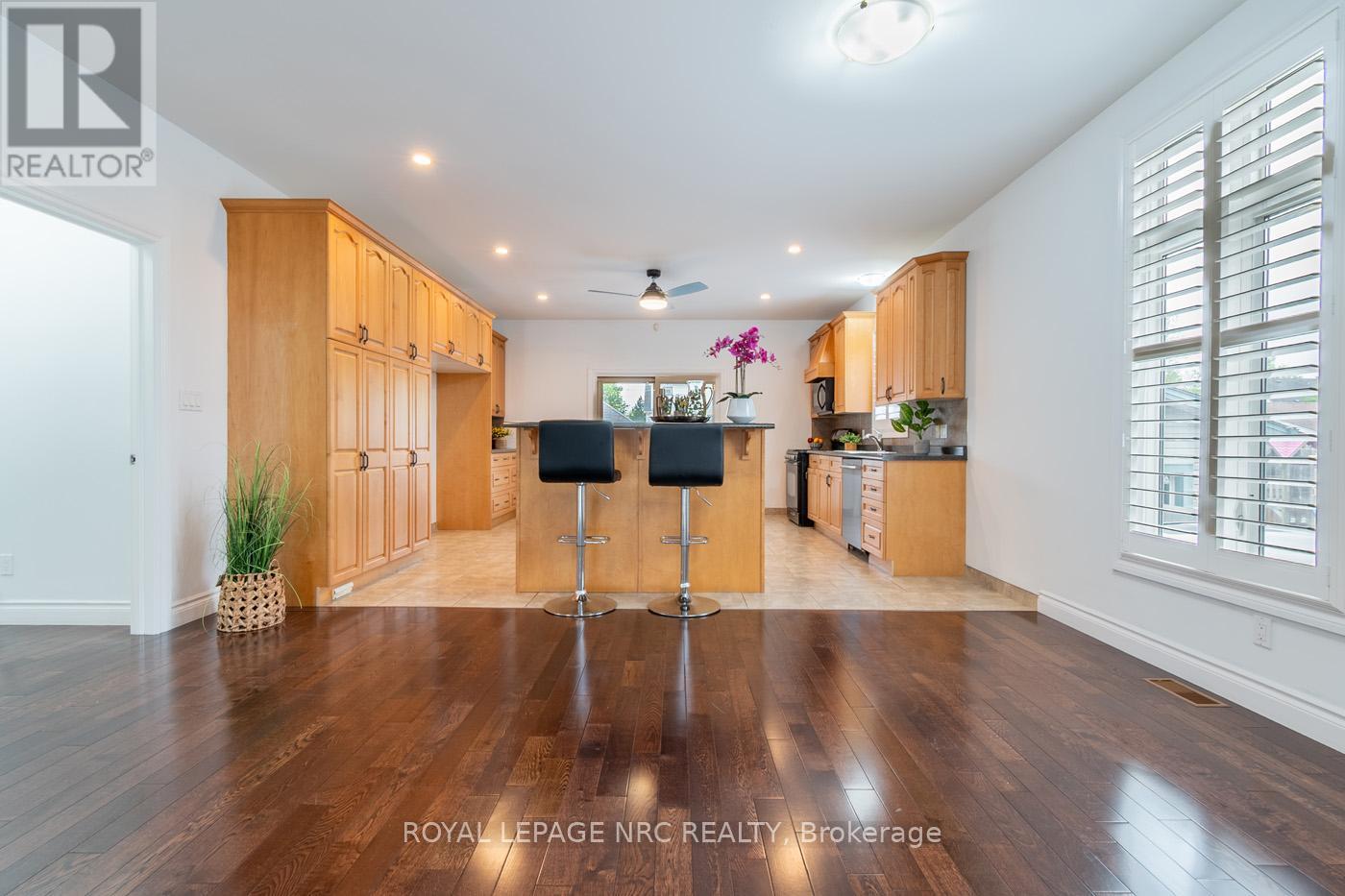 57 Sullivan Avenue, Thorold (Thorold Downtown), Ontario  L2V 2Y7 - Photo 7 - X12158073