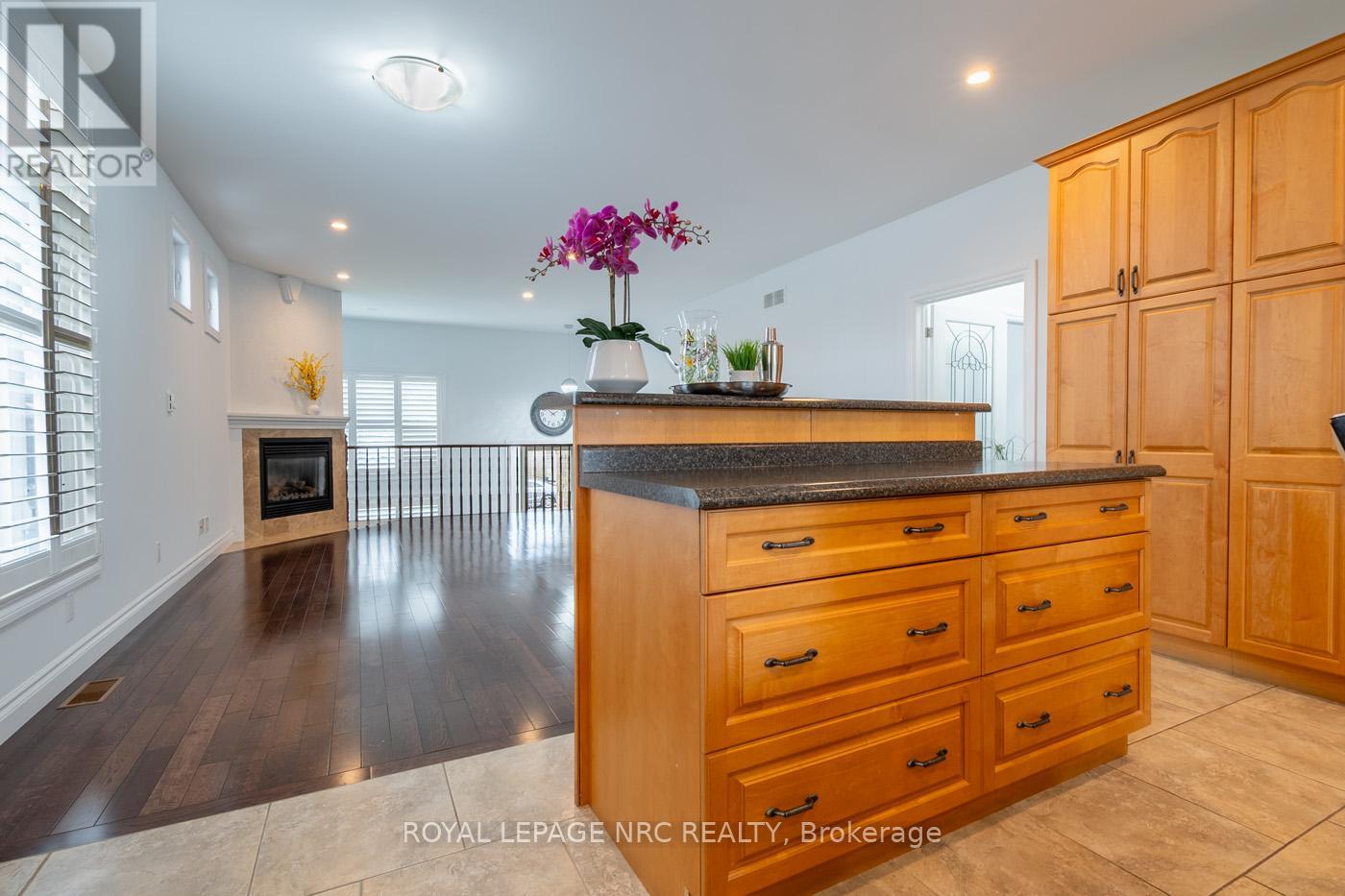 57 Sullivan Avenue, Thorold (Thorold Downtown), Ontario  L2V 2Y7 - Photo 8 - X12158073